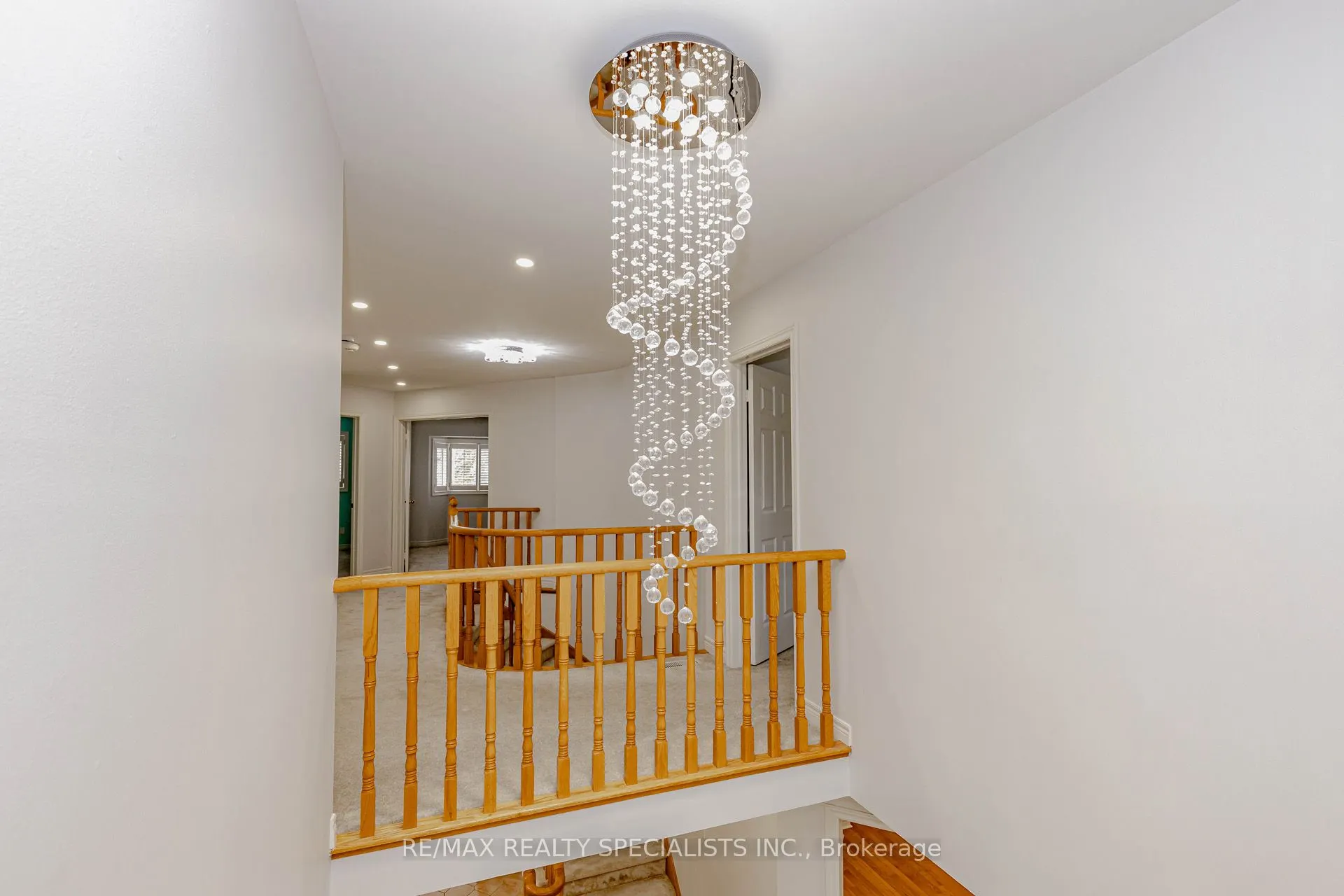 5686 WHITEHORN Avenue