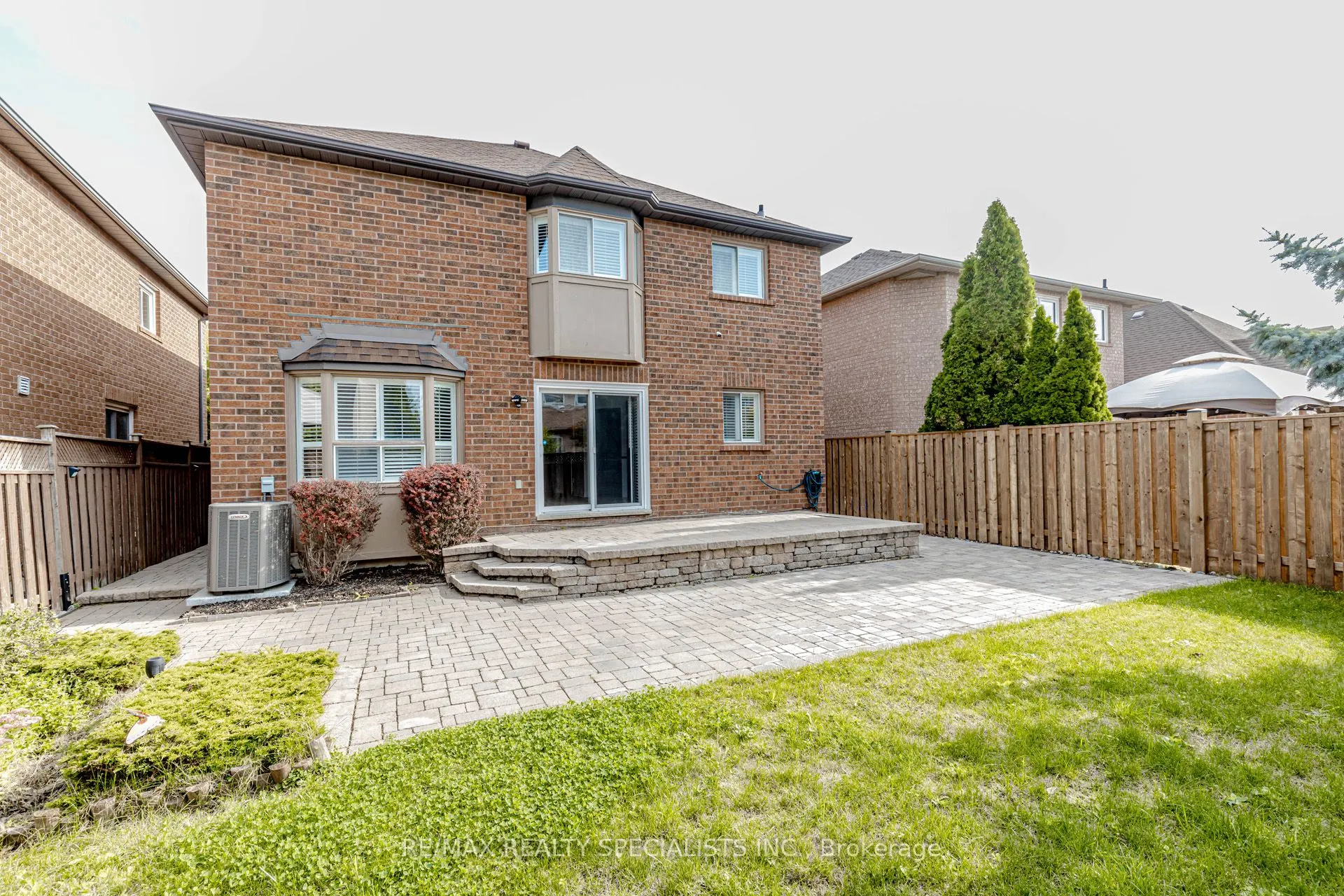 5686 WHITEHORN Avenue