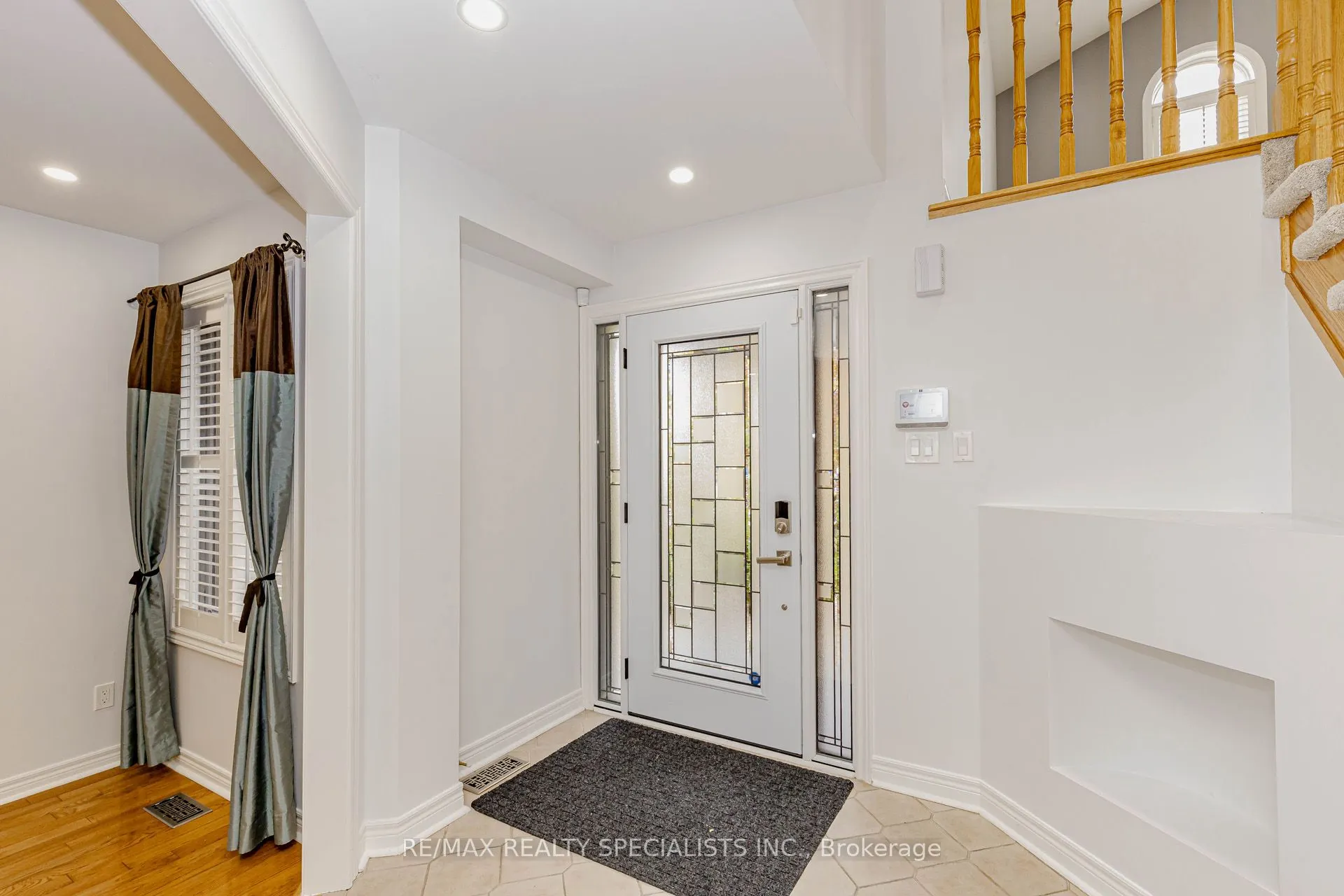 5686 WHITEHORN Avenue