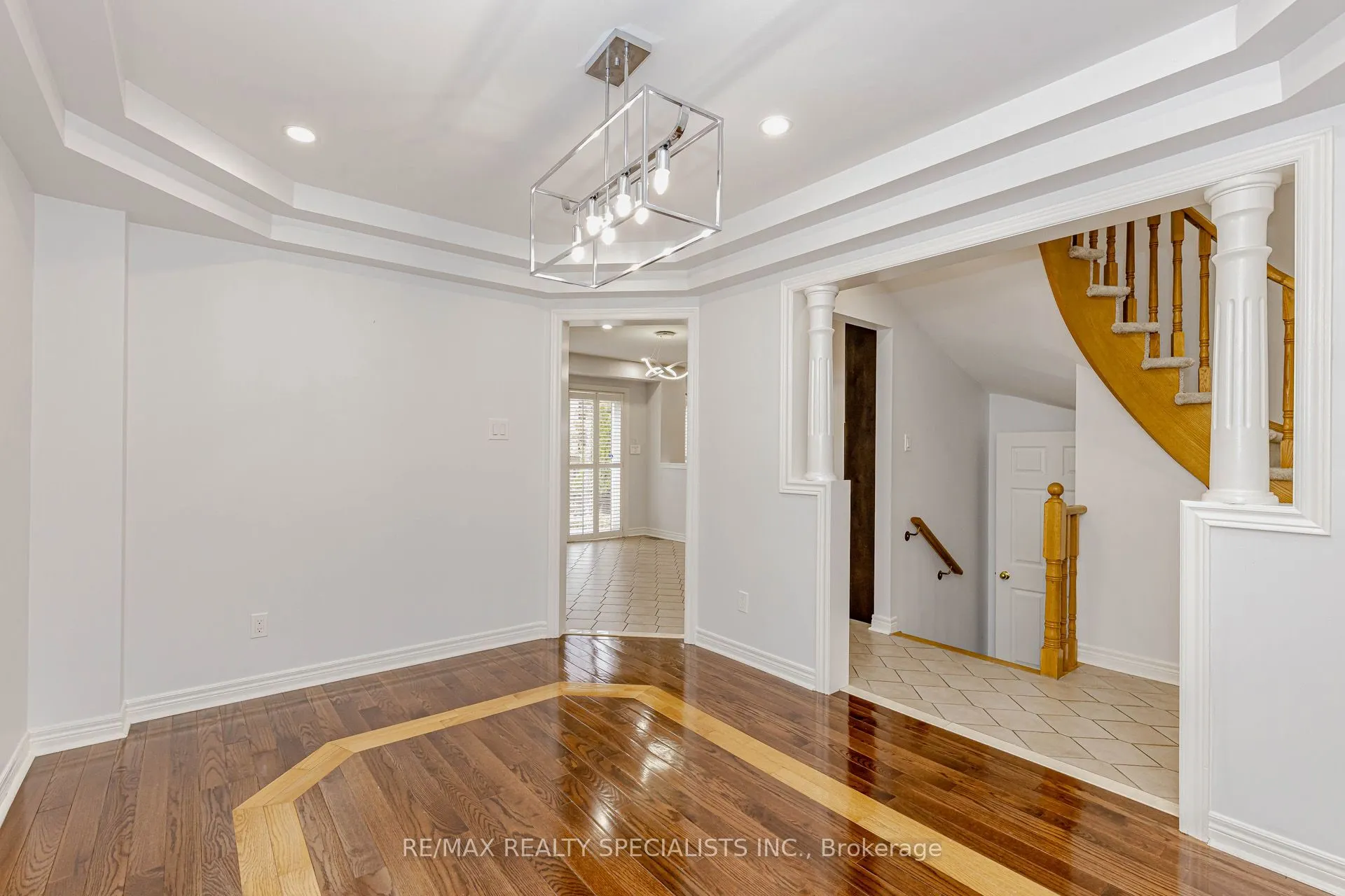 5686 WHITEHORN Avenue