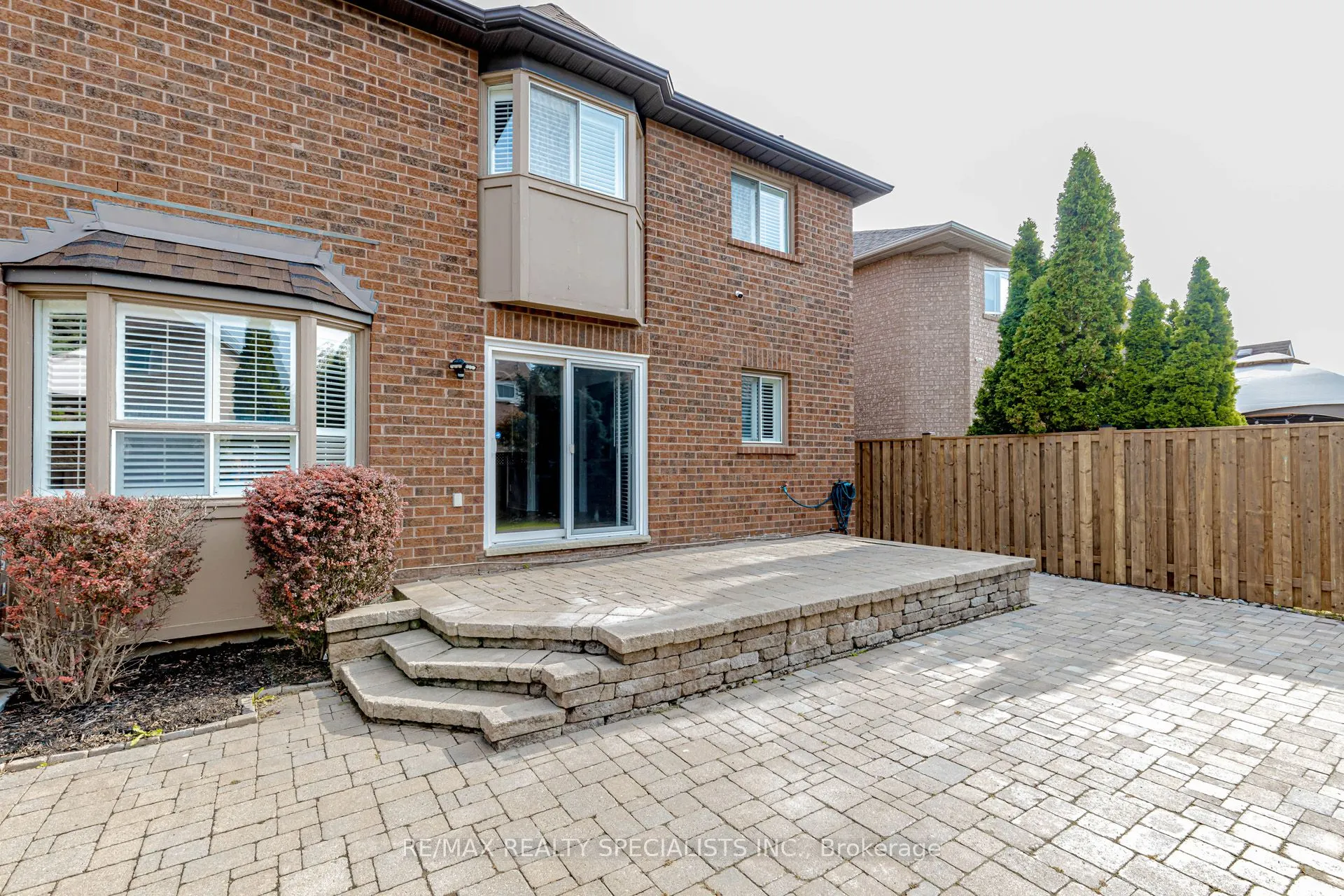 5686 WHITEHORN Avenue