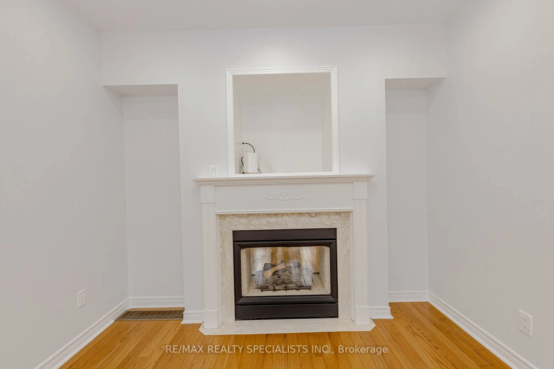 5686 WHITEHORN Avenue