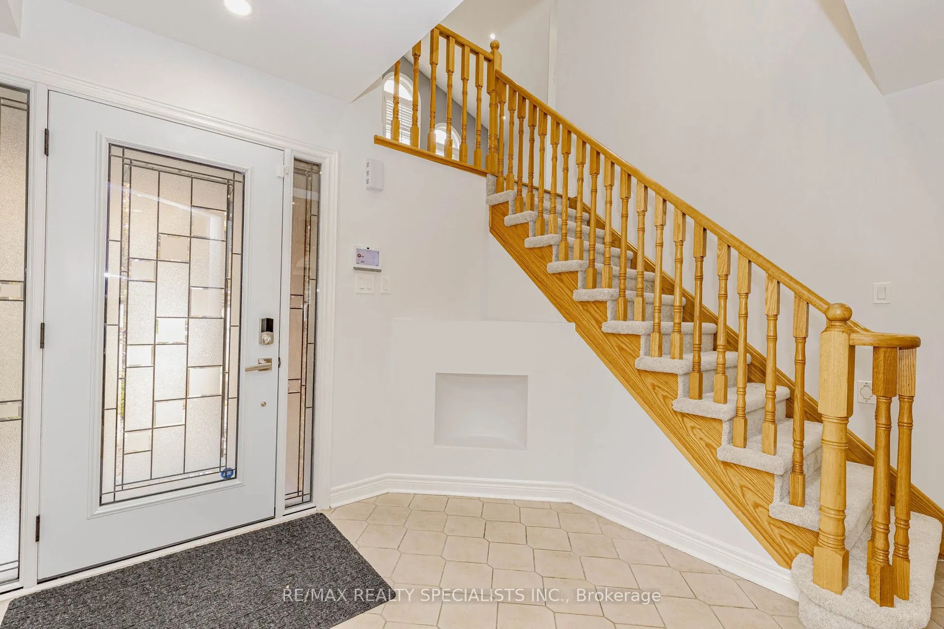 5686 WHITEHORN Avenue