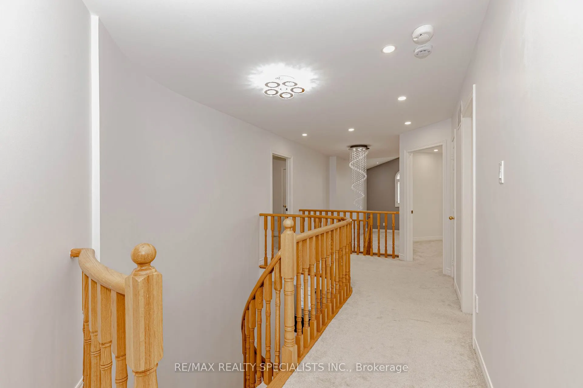 5686 WHITEHORN Avenue