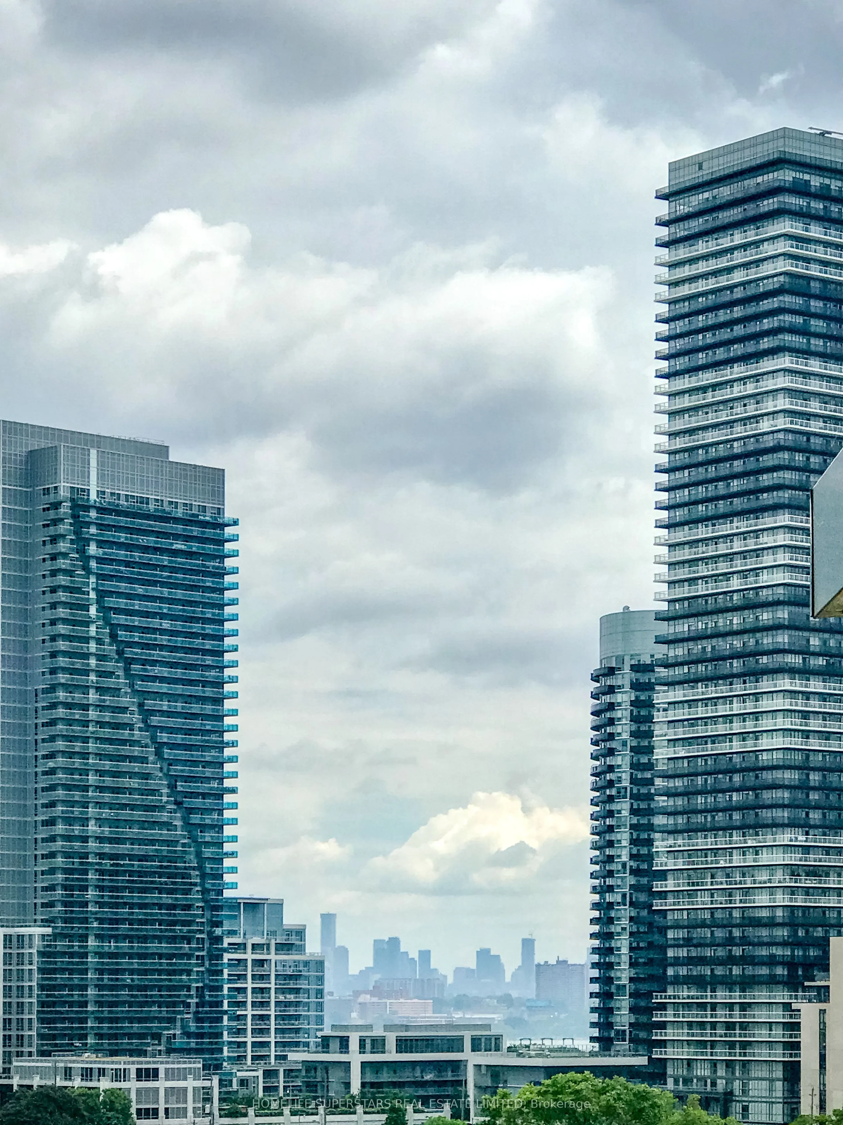 36 Park Lawn Road, #1306