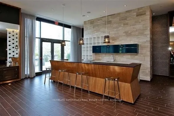 36 Park Lawn Road, #1306