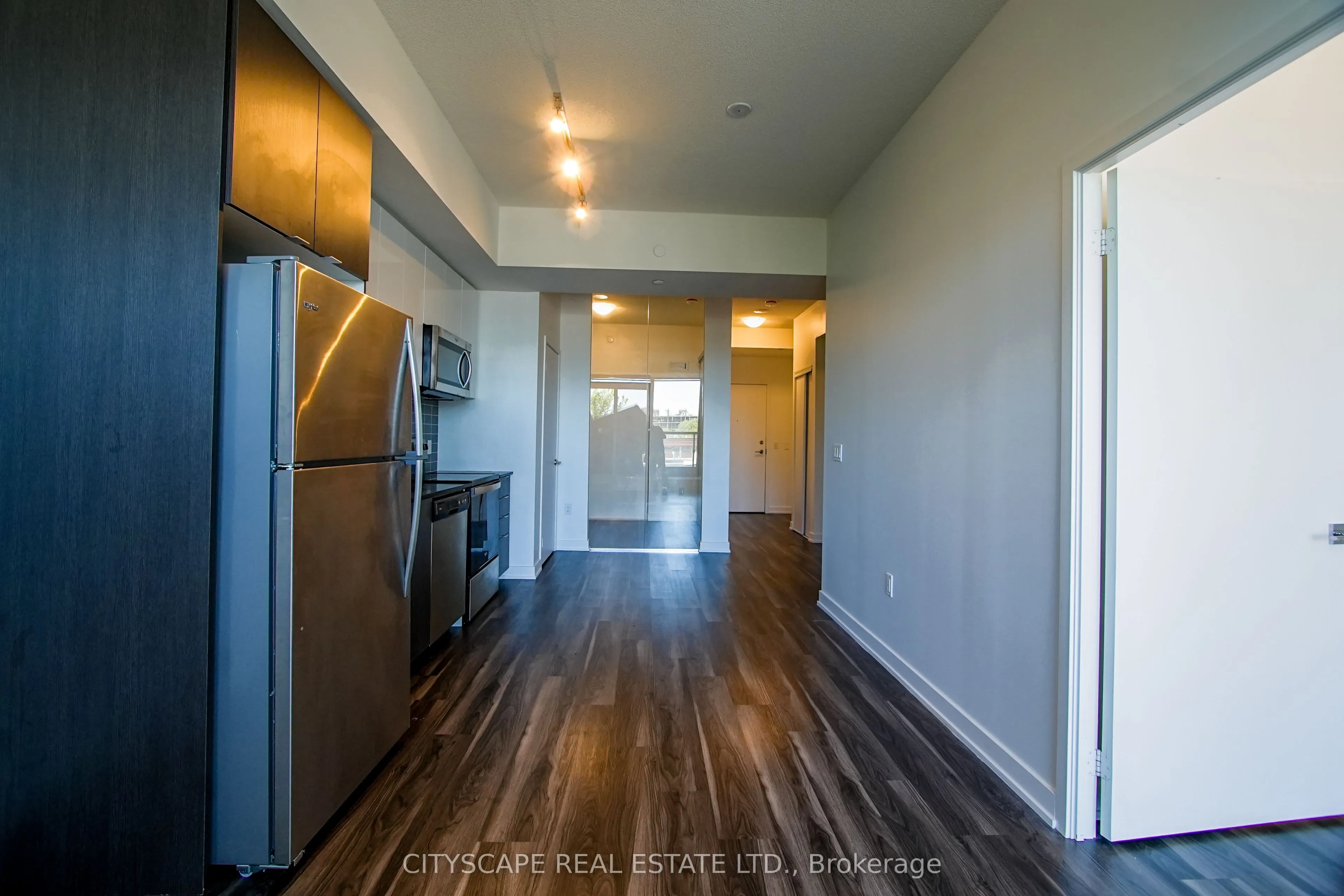 859 The Queensway, #221