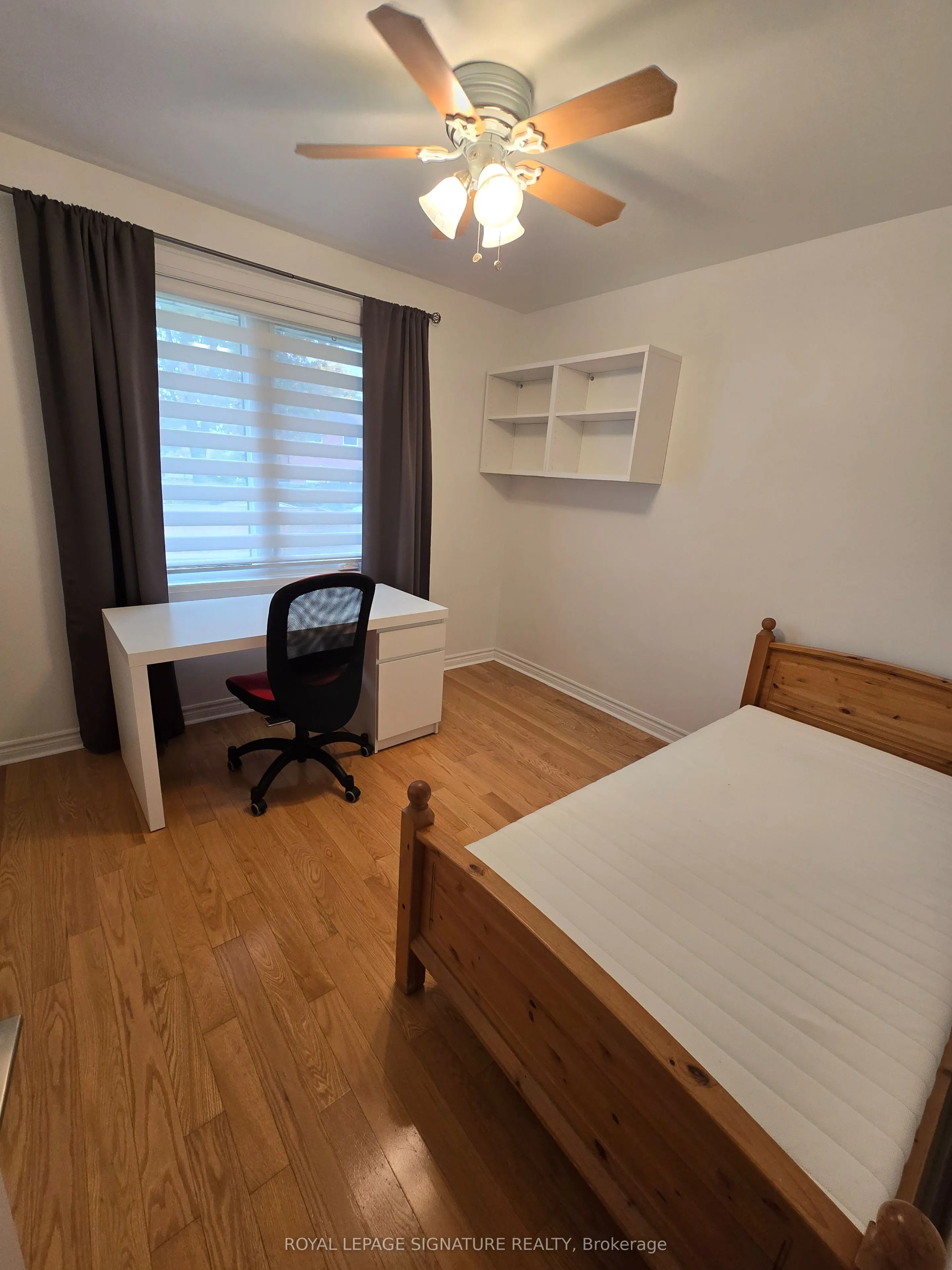 1228 Canvey Crescent