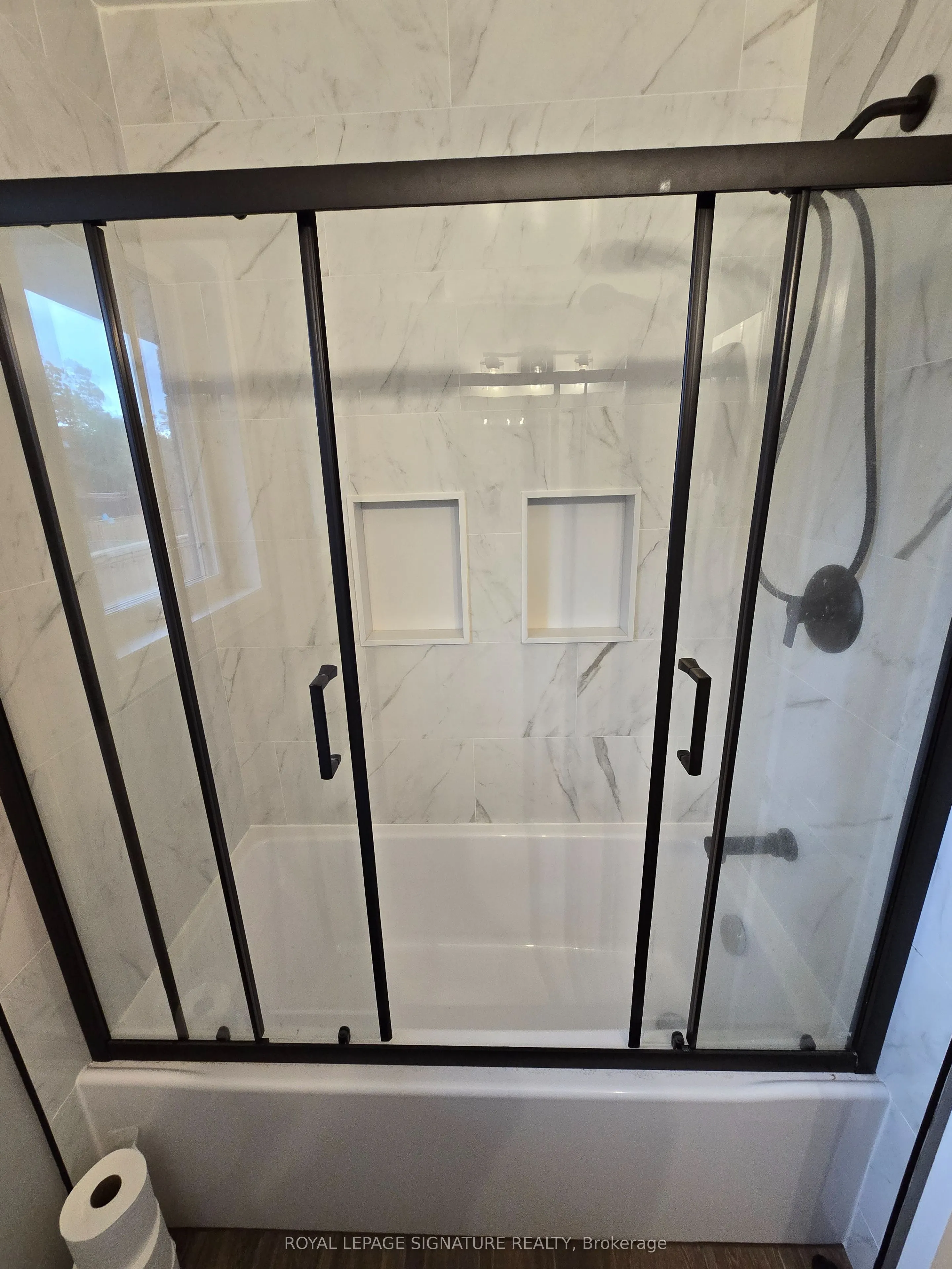 1228 Canvey Crescent