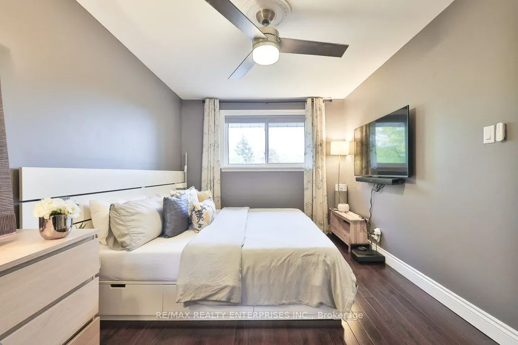 2458 Padstow Crescent