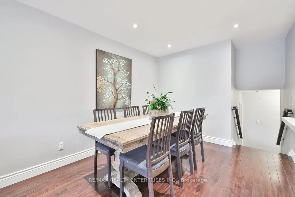 2458 Padstow Crescent