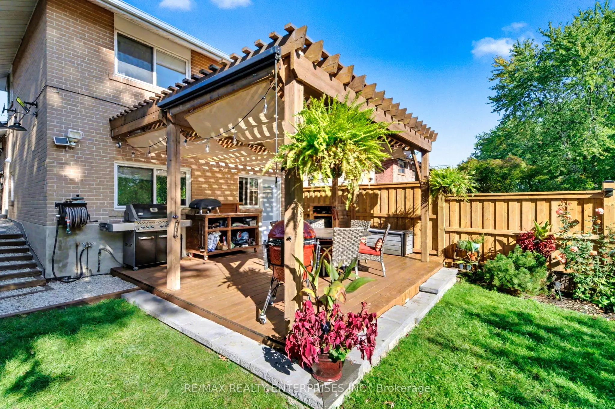 2458 Padstow Crescent