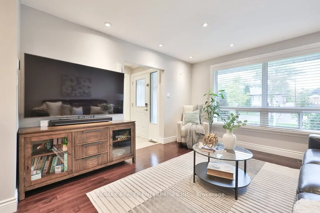 2458 Padstow Crescent