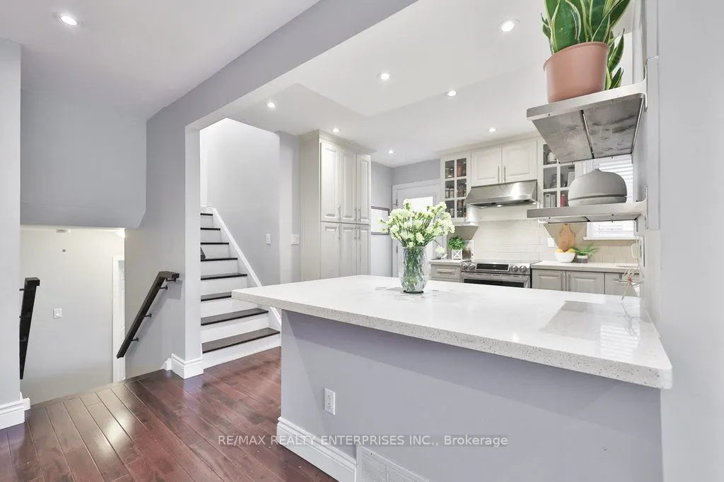 2458 Padstow Crescent