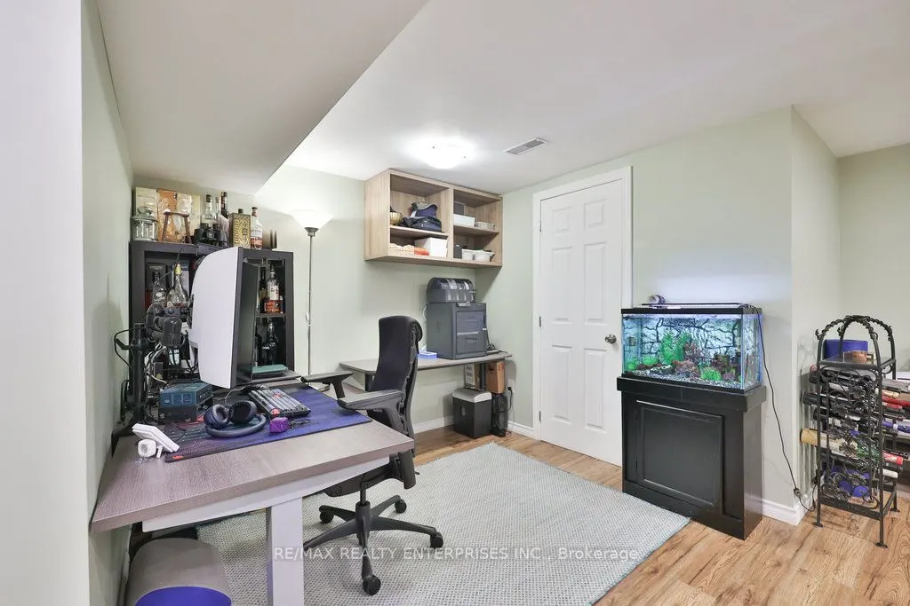 2458 Padstow Crescent