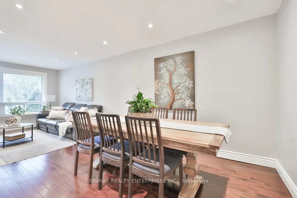 2458 Padstow Crescent