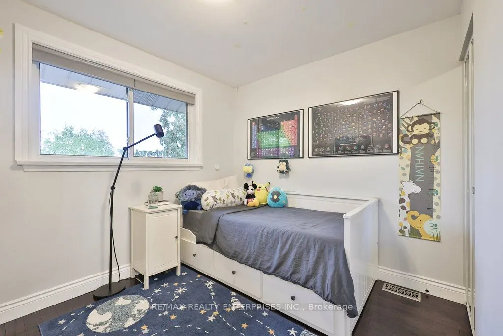 2458 Padstow Crescent