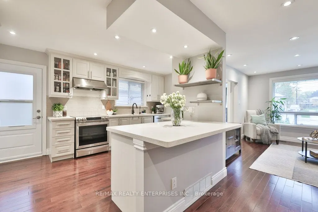 2458 Padstow Crescent