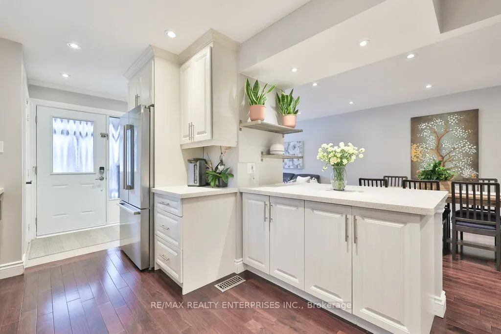 2458 Padstow Crescent