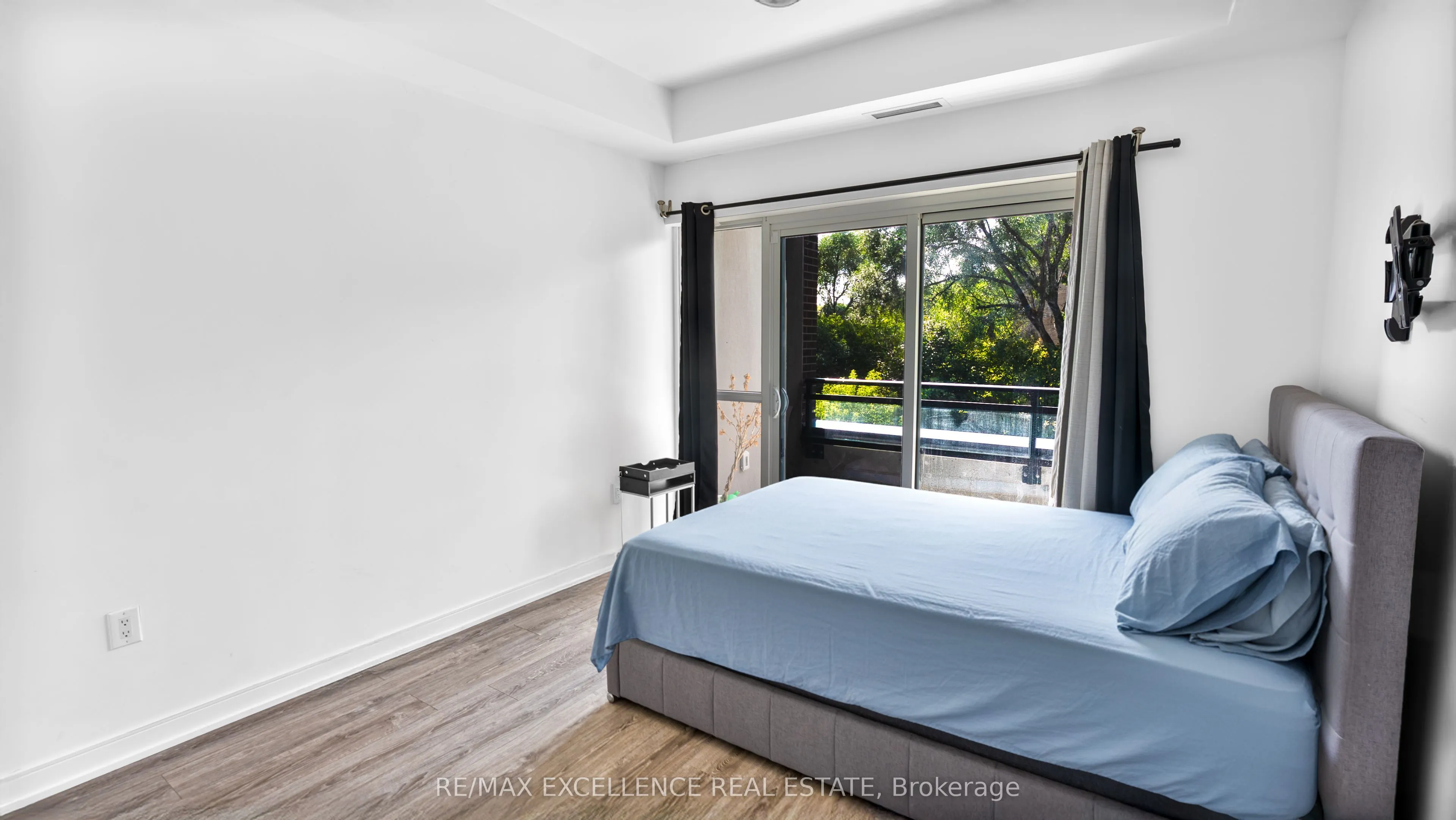 25 Neighbourhood Lane, #7