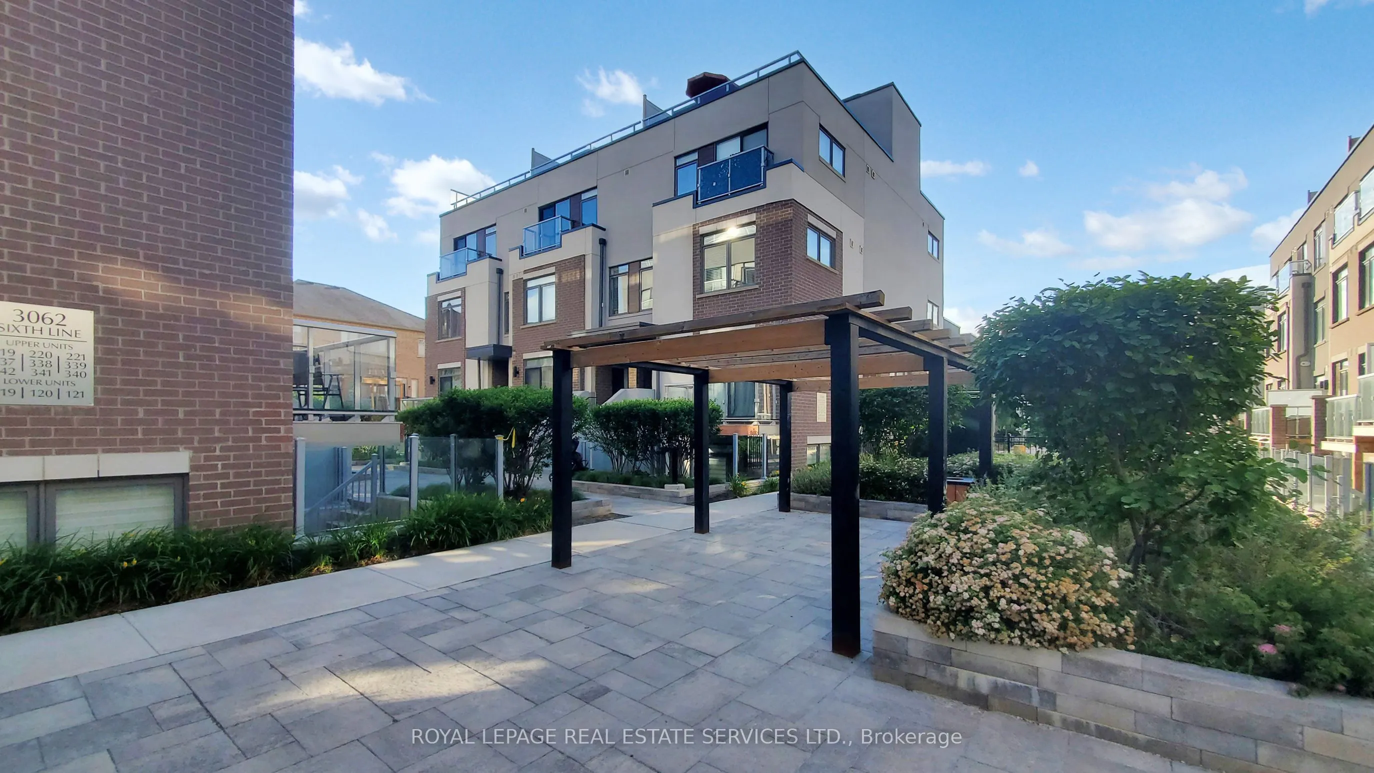 3058 Sixth Line, #304