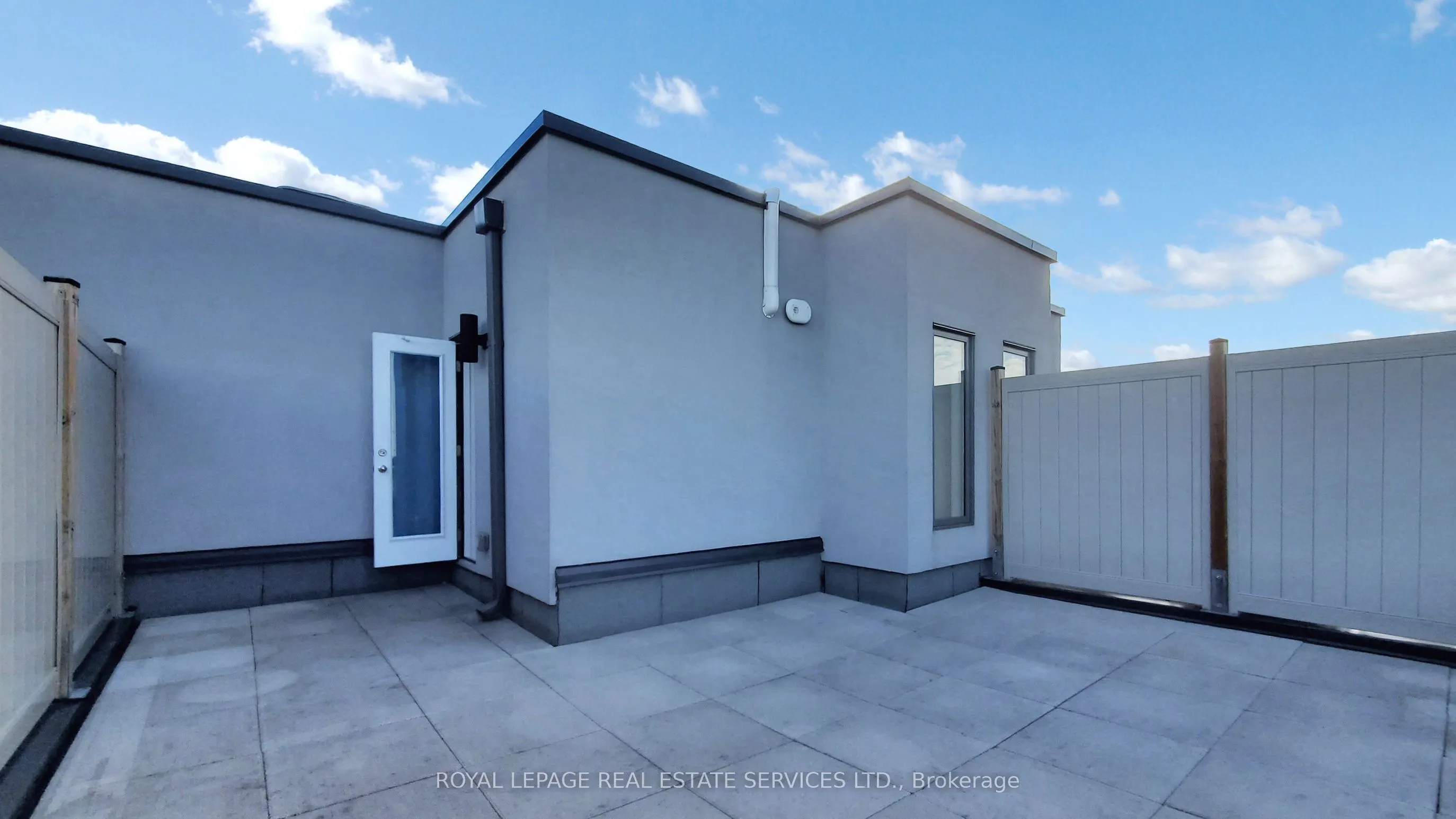 3058 Sixth Line, #304