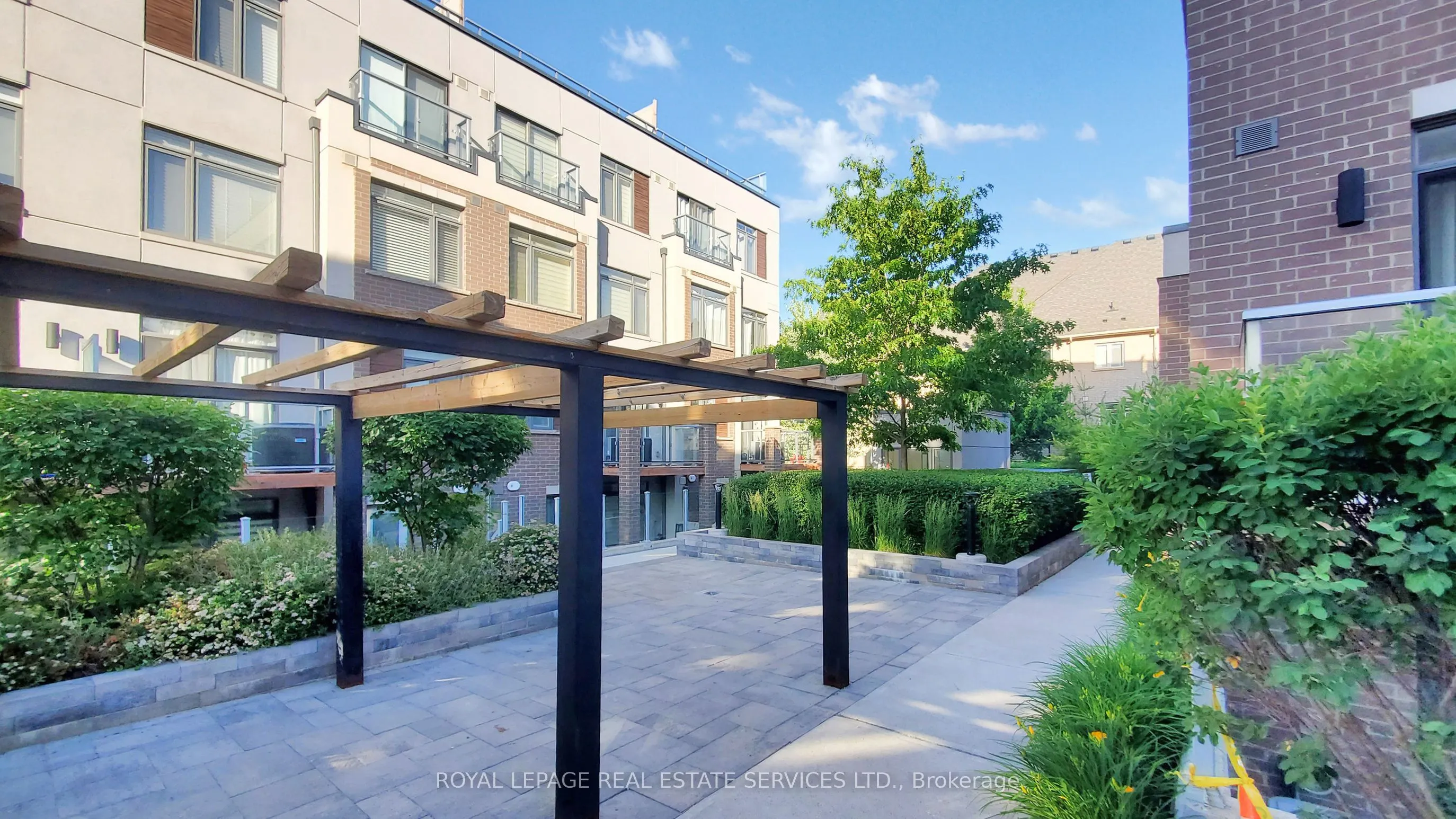 3058 Sixth Line, #304