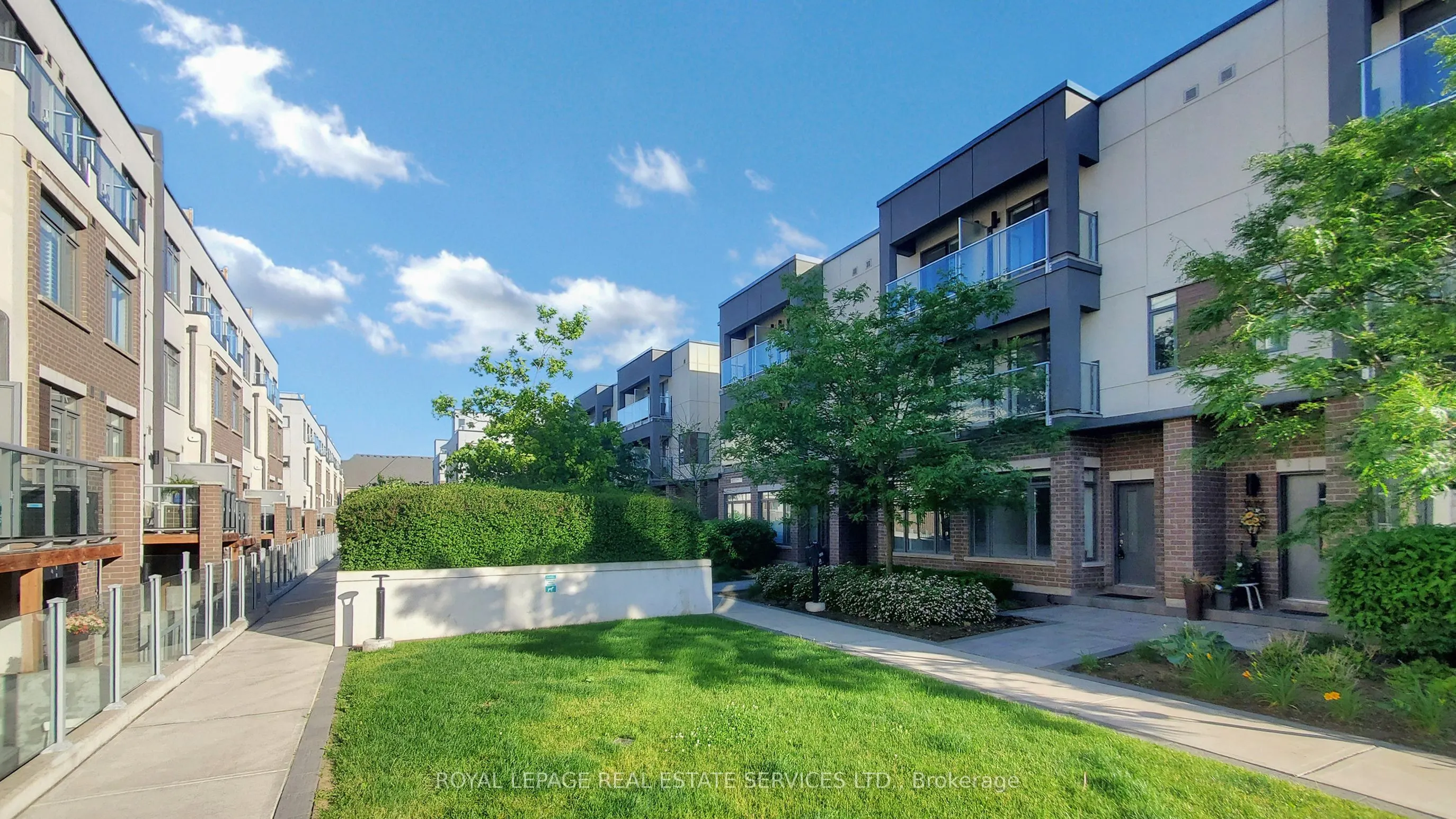 3058 Sixth Line, #304