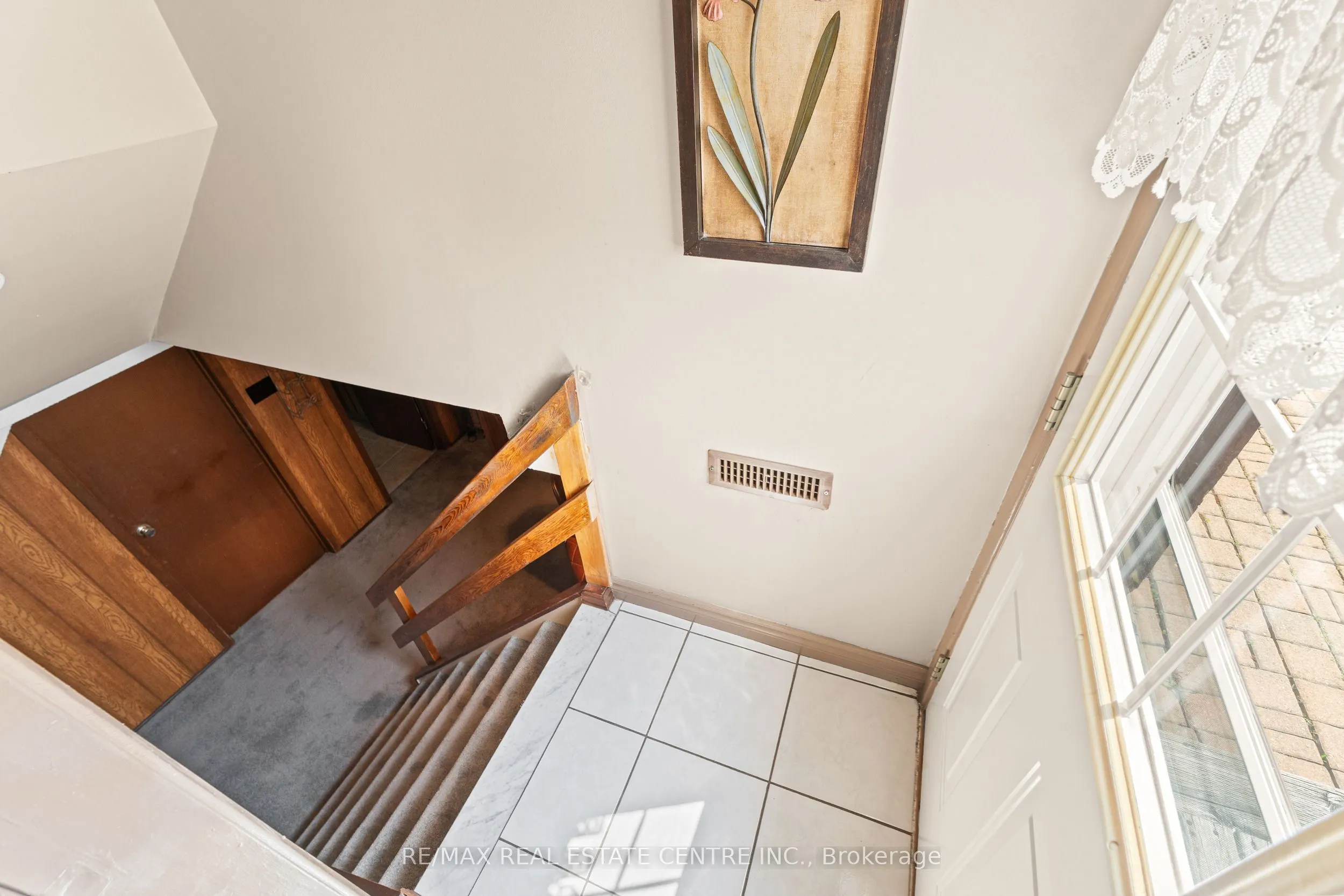 48 Marblehead Crescent