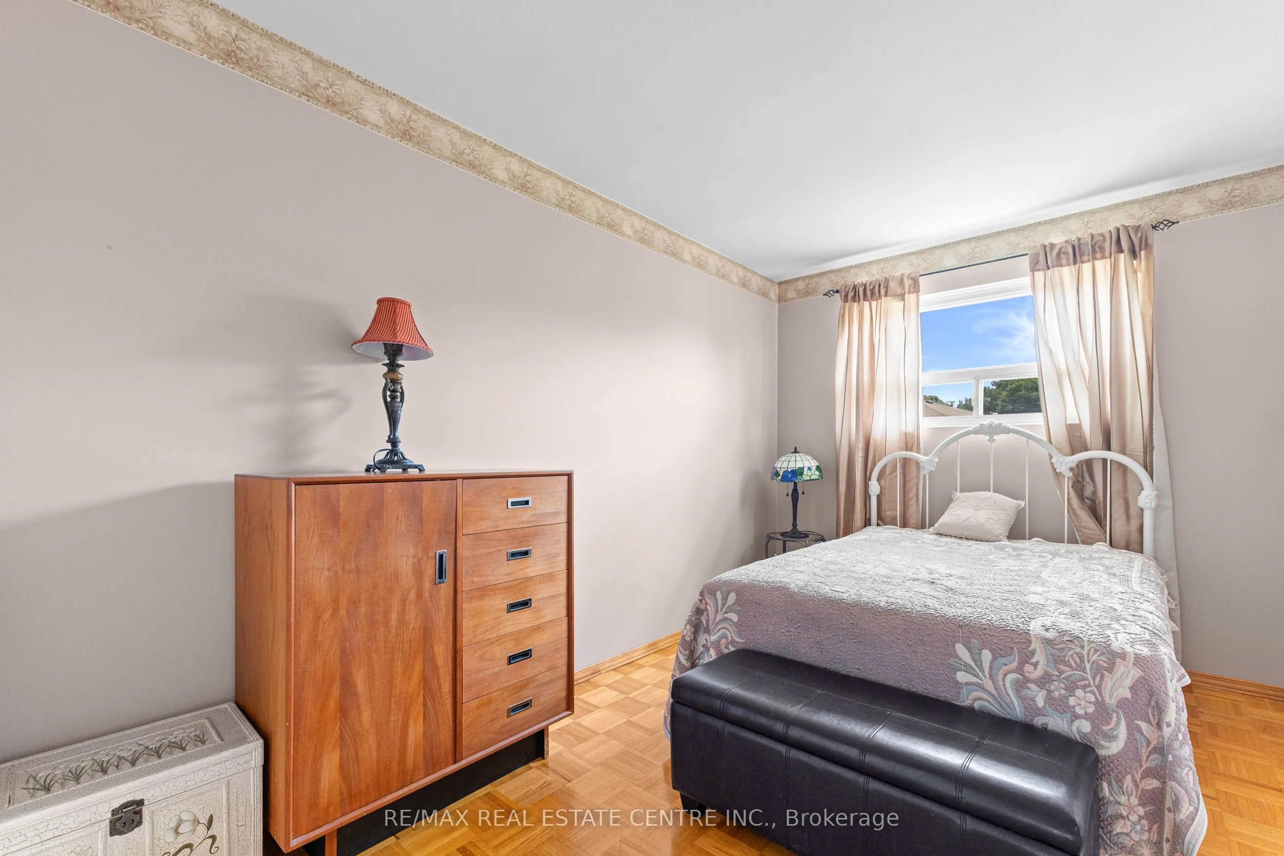 48 Marblehead Crescent