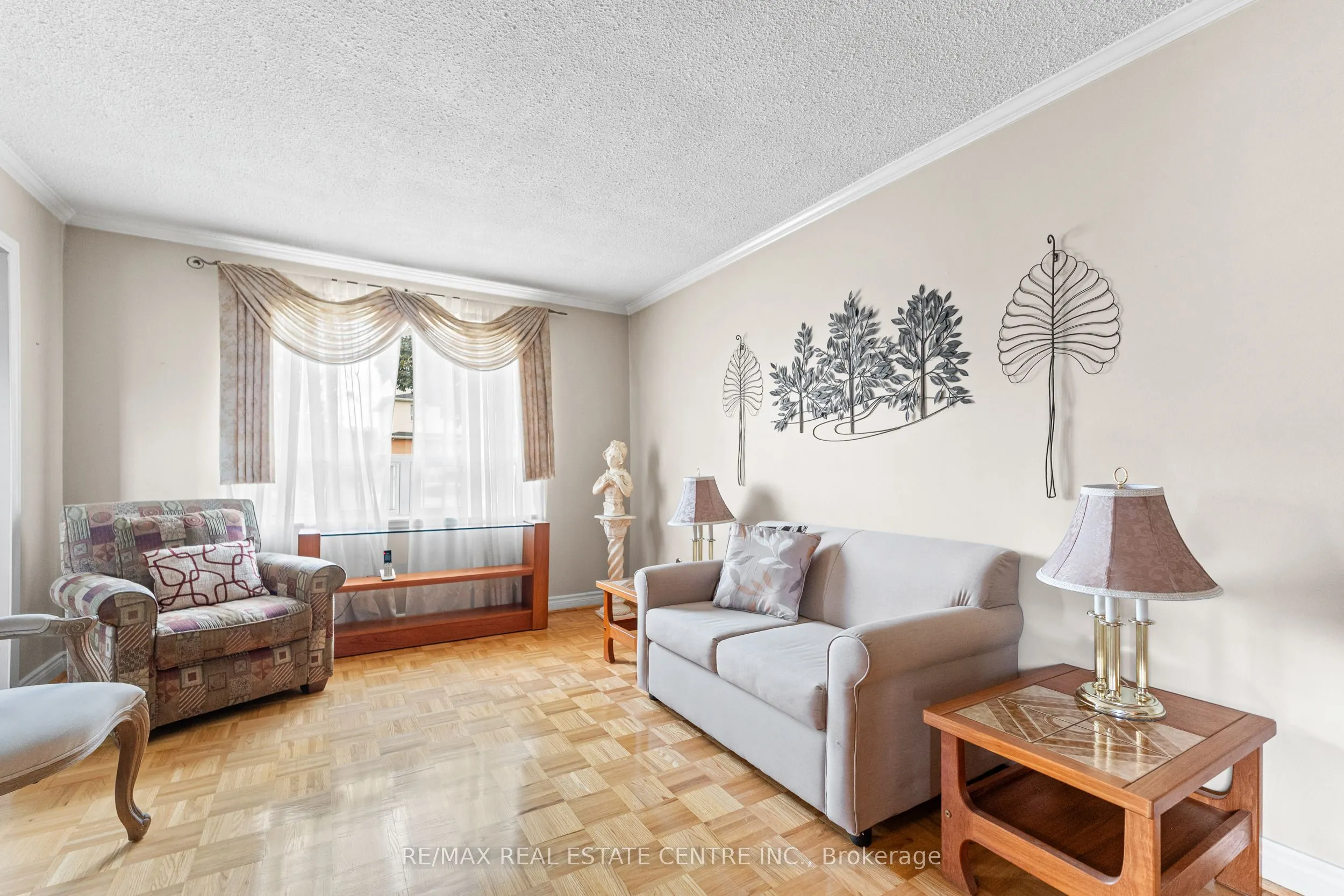 48 Marblehead Crescent