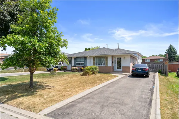 48 Marblehead Crescent