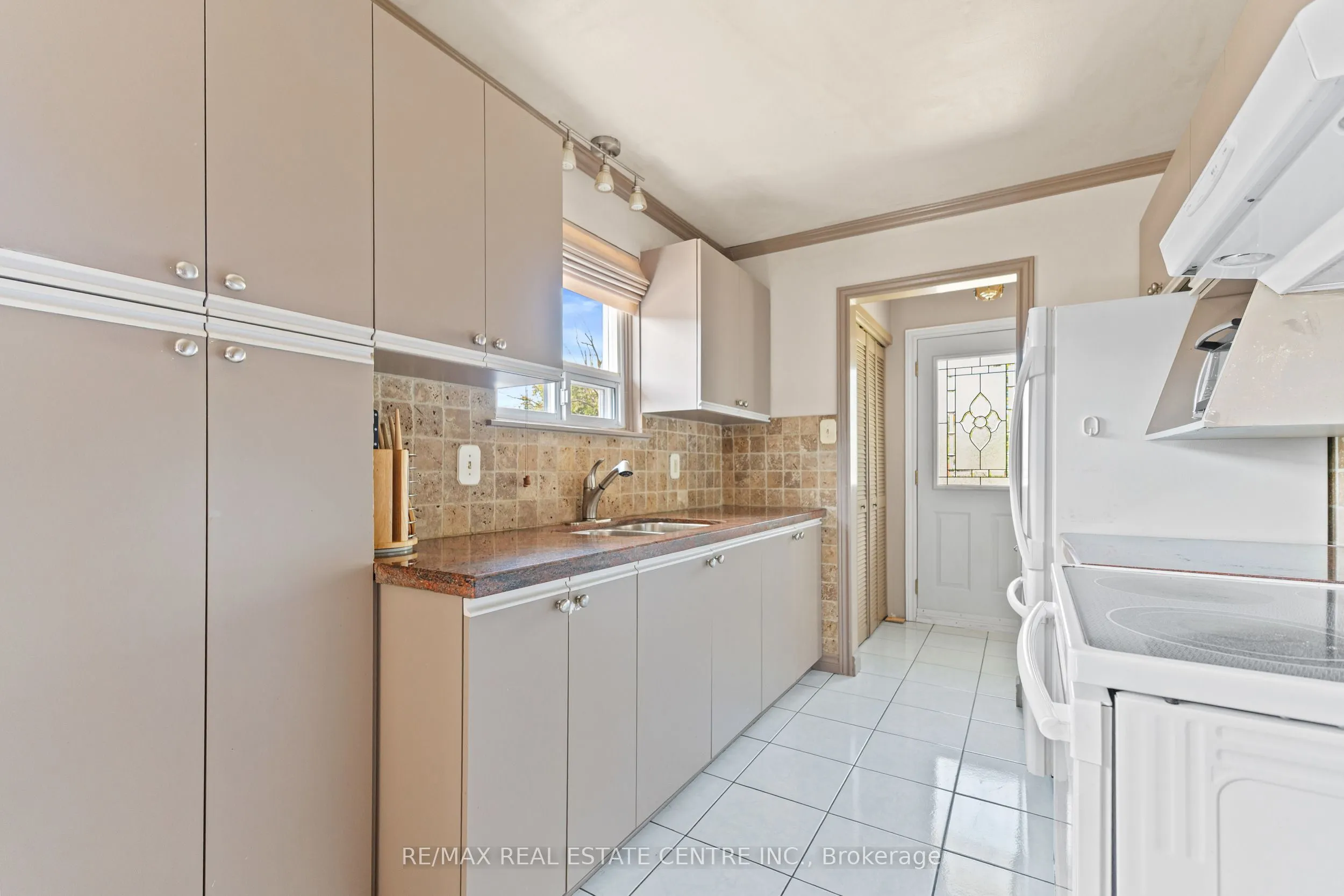 48 Marblehead Crescent