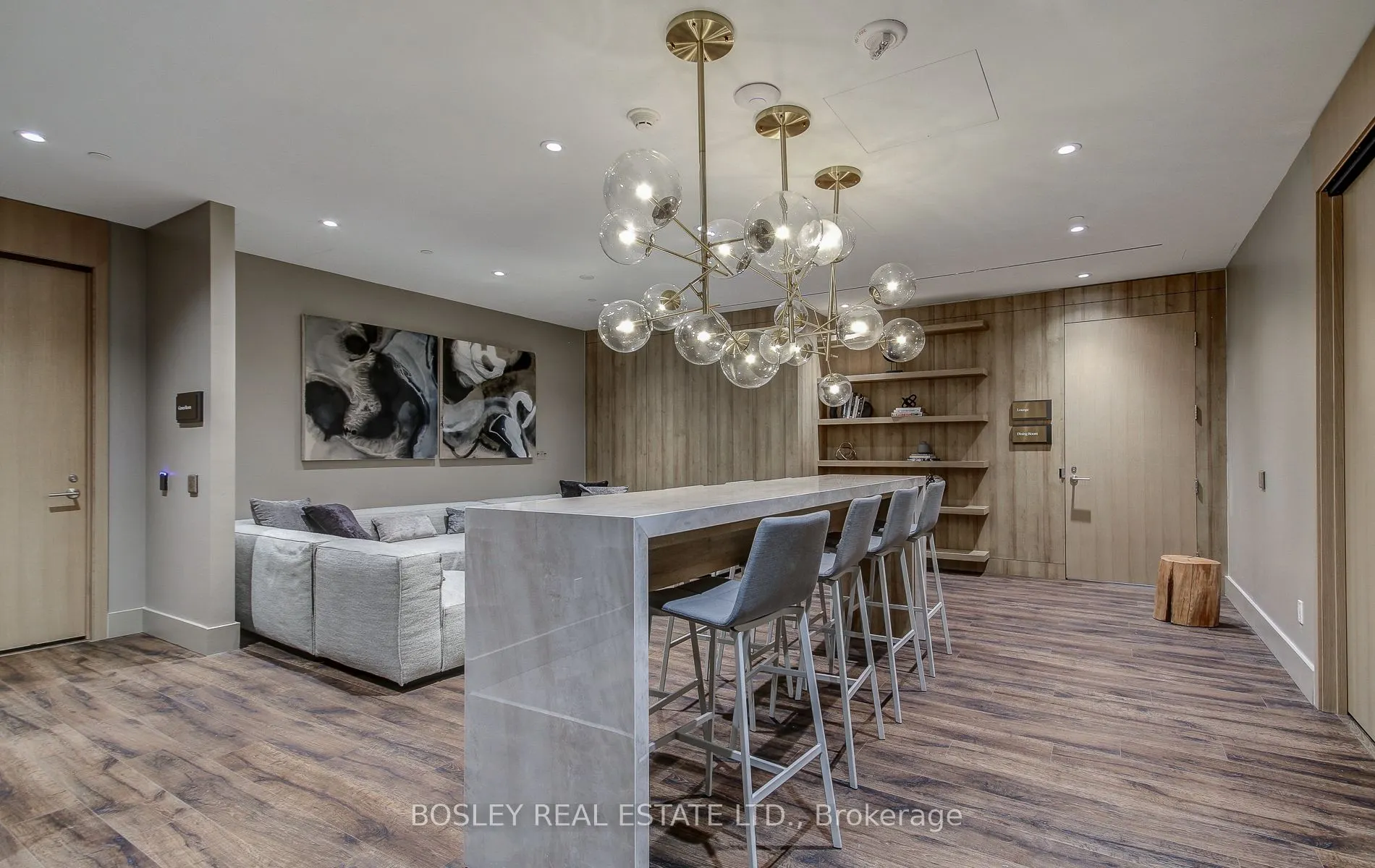 21 Park Street E, #303