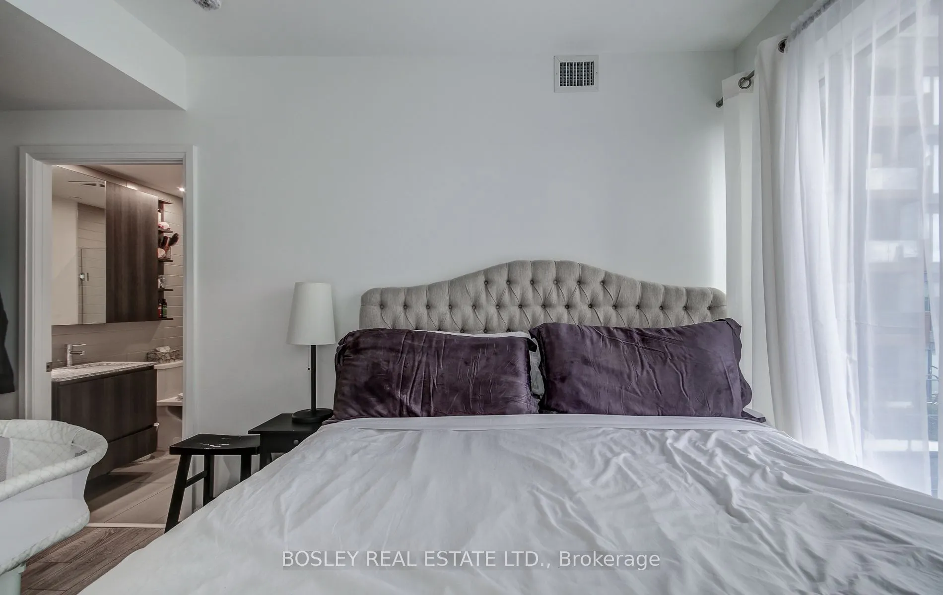 21 Park Street E, #303