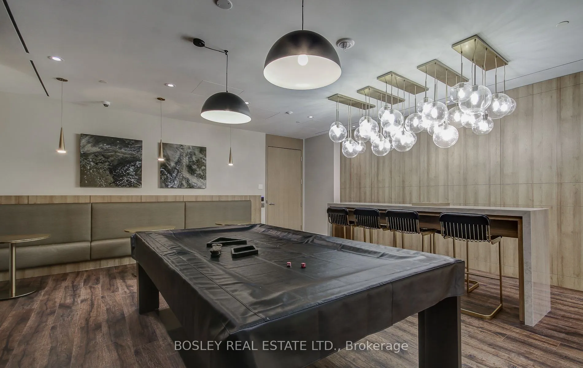 21 Park Street E, #303