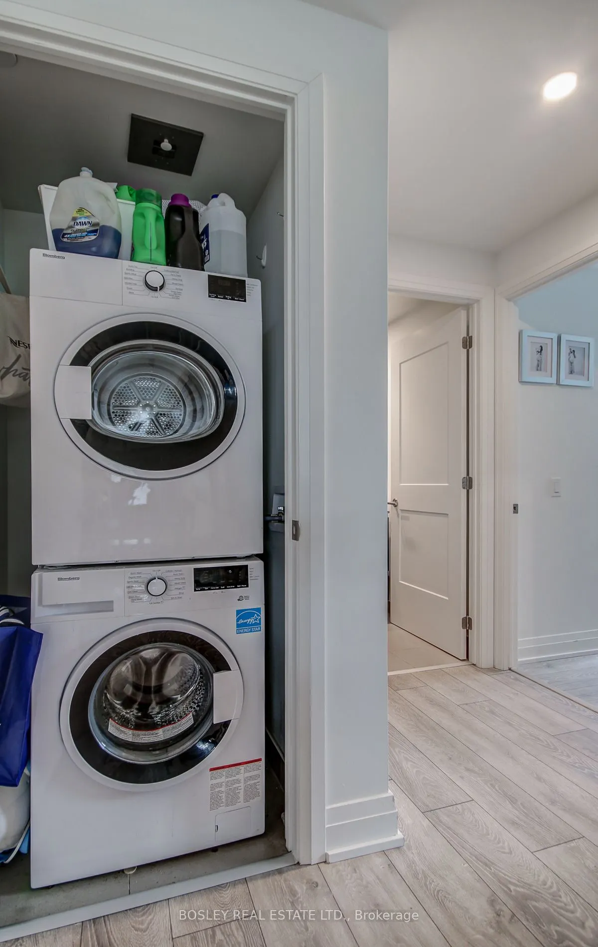 21 Park Street E, #303