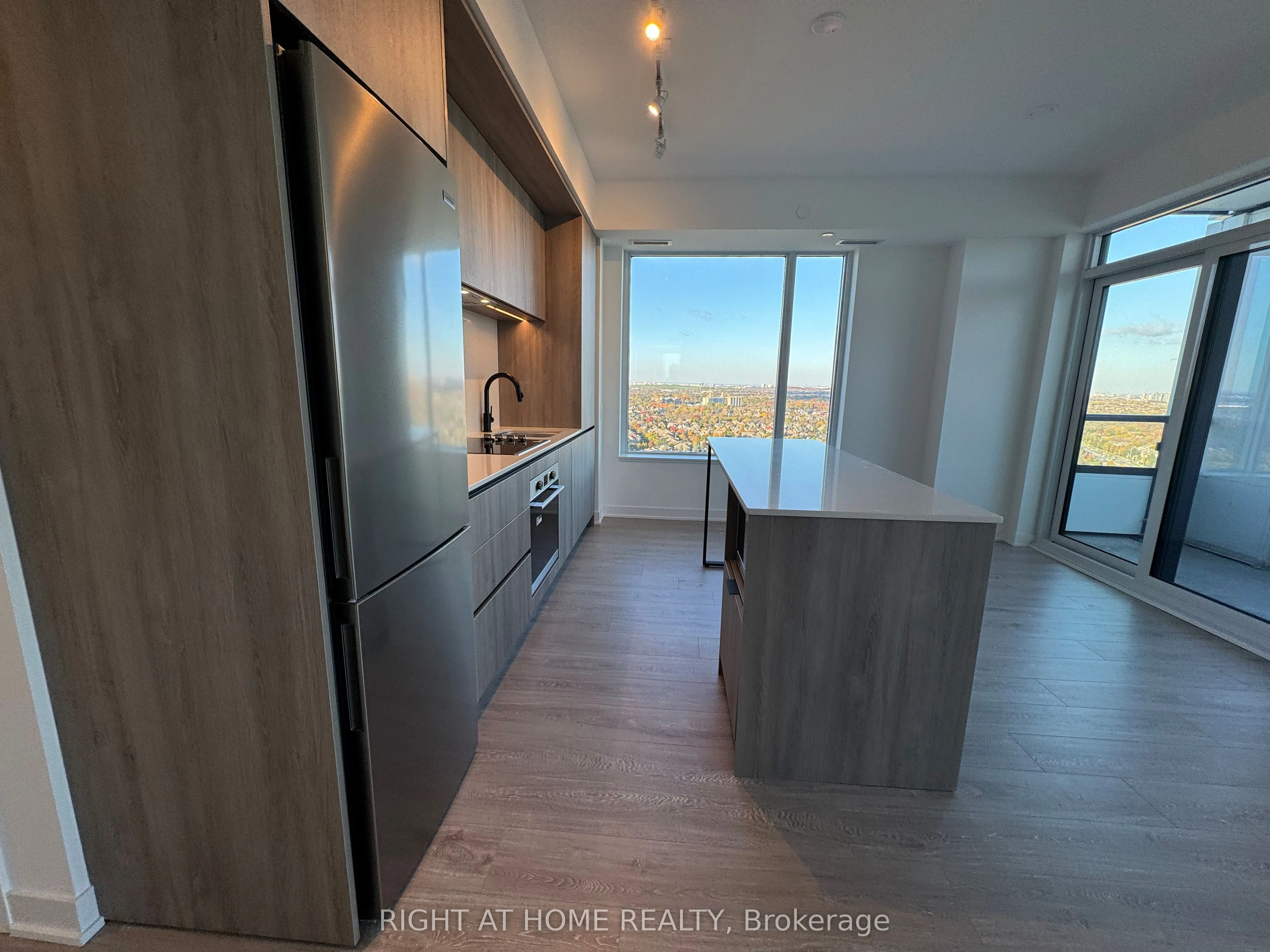 2495 Eglinton Avenue W, #2111