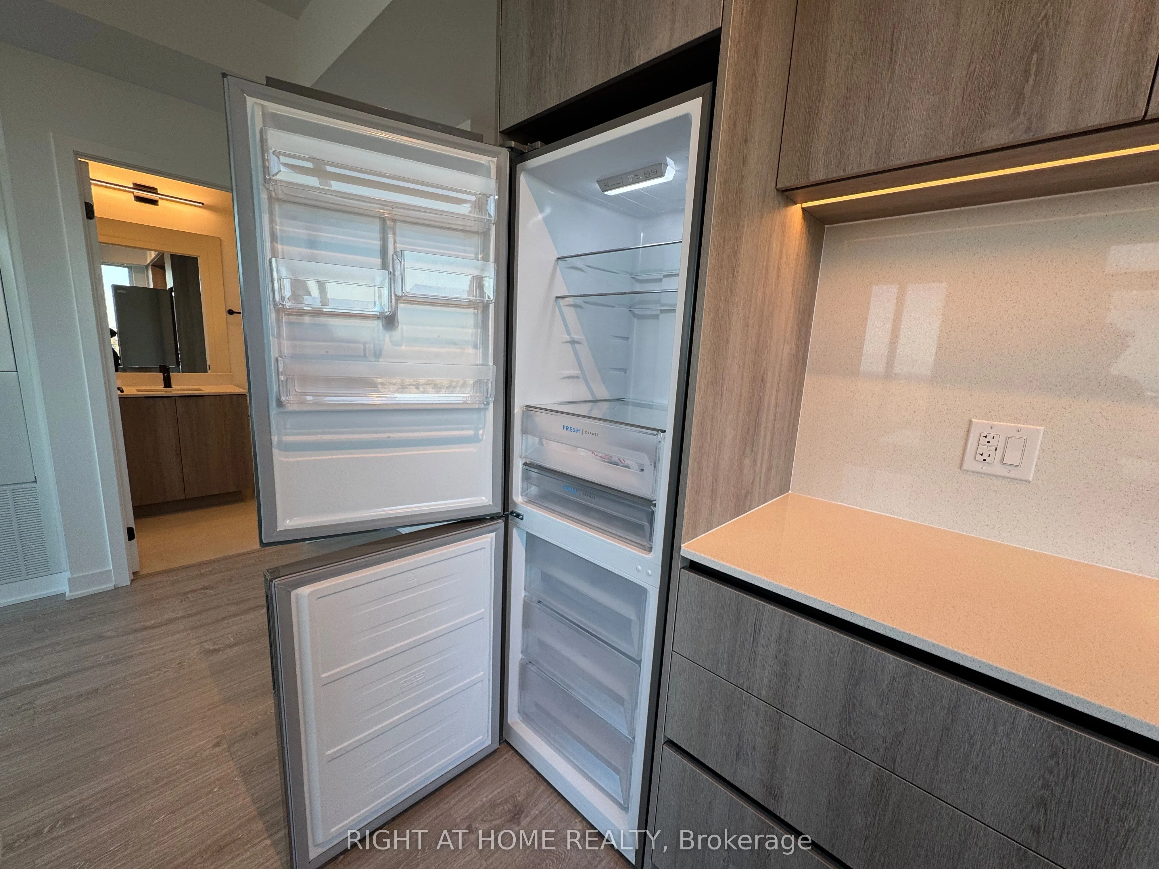 2495 Eglinton Avenue W, #2111