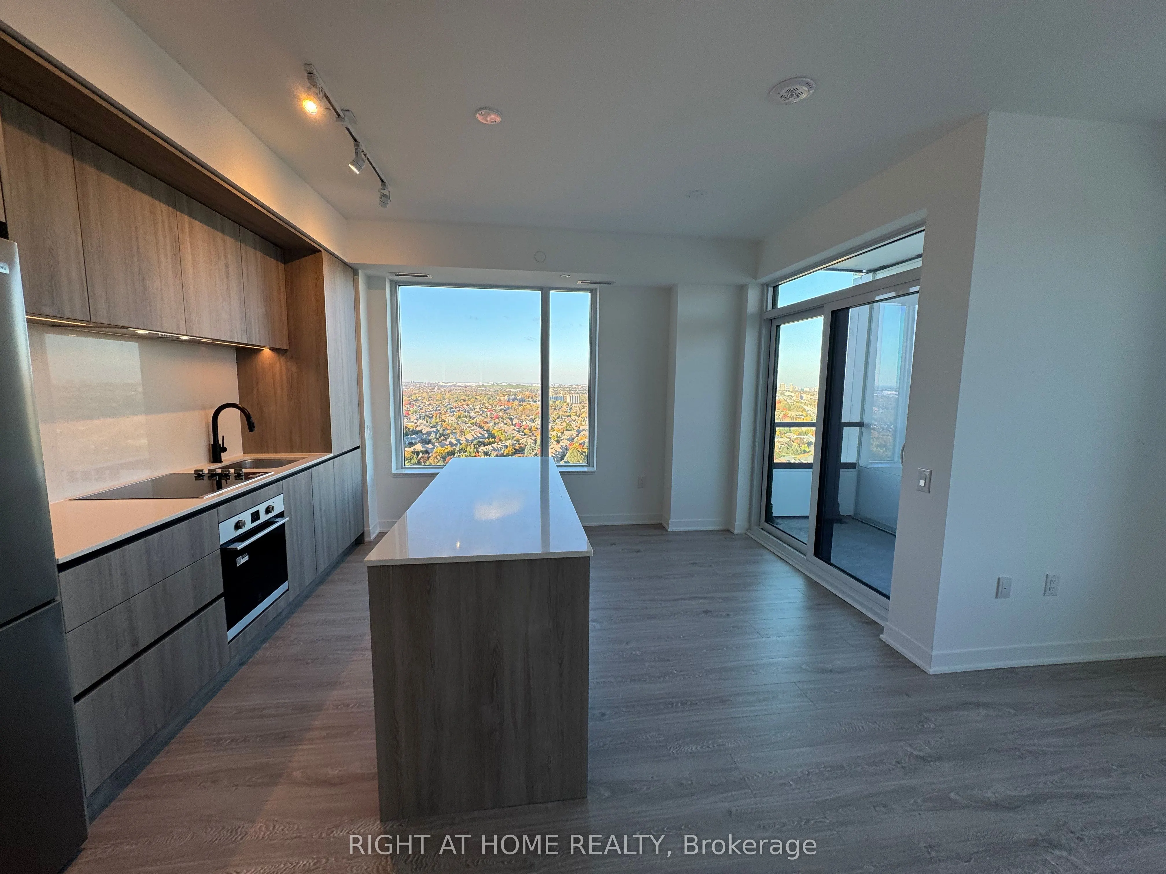 2495 Eglinton Avenue W, #2111