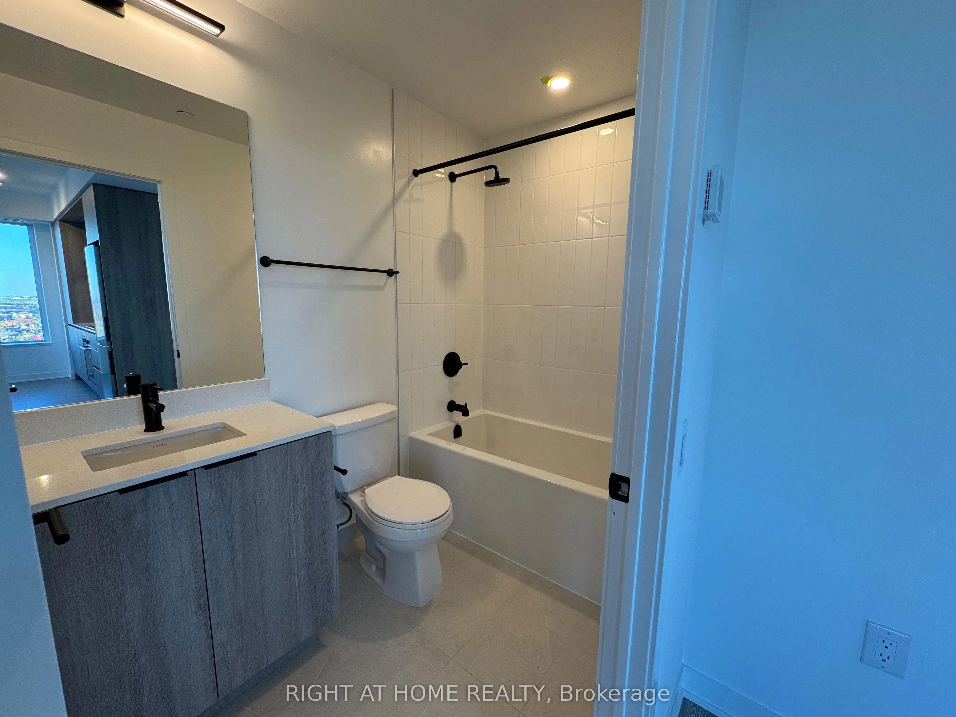 2495 Eglinton Avenue W, #2111