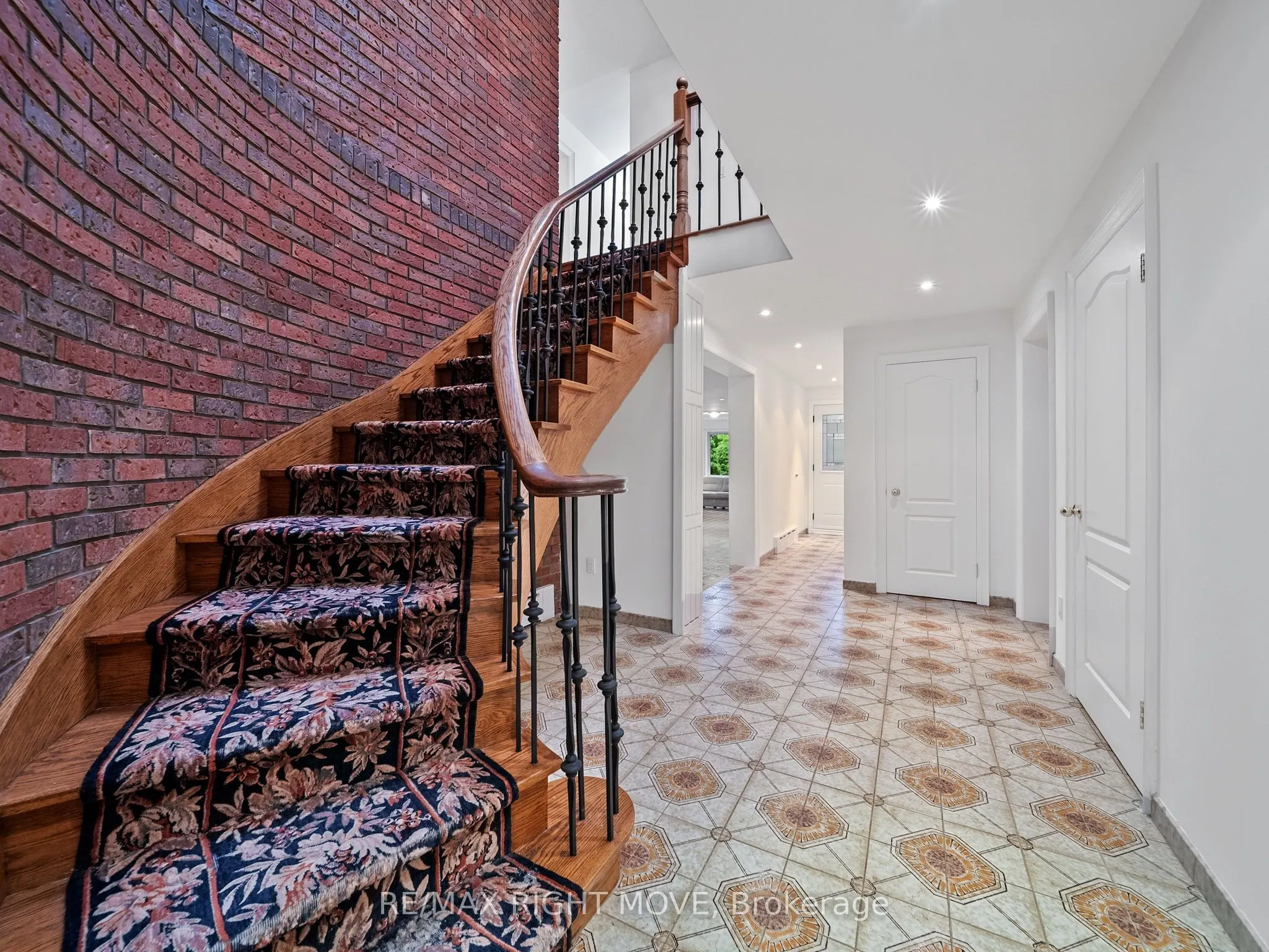 22 Ladyshot Crescent