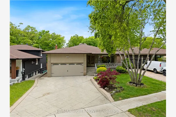 22 Ladyshot Crescent