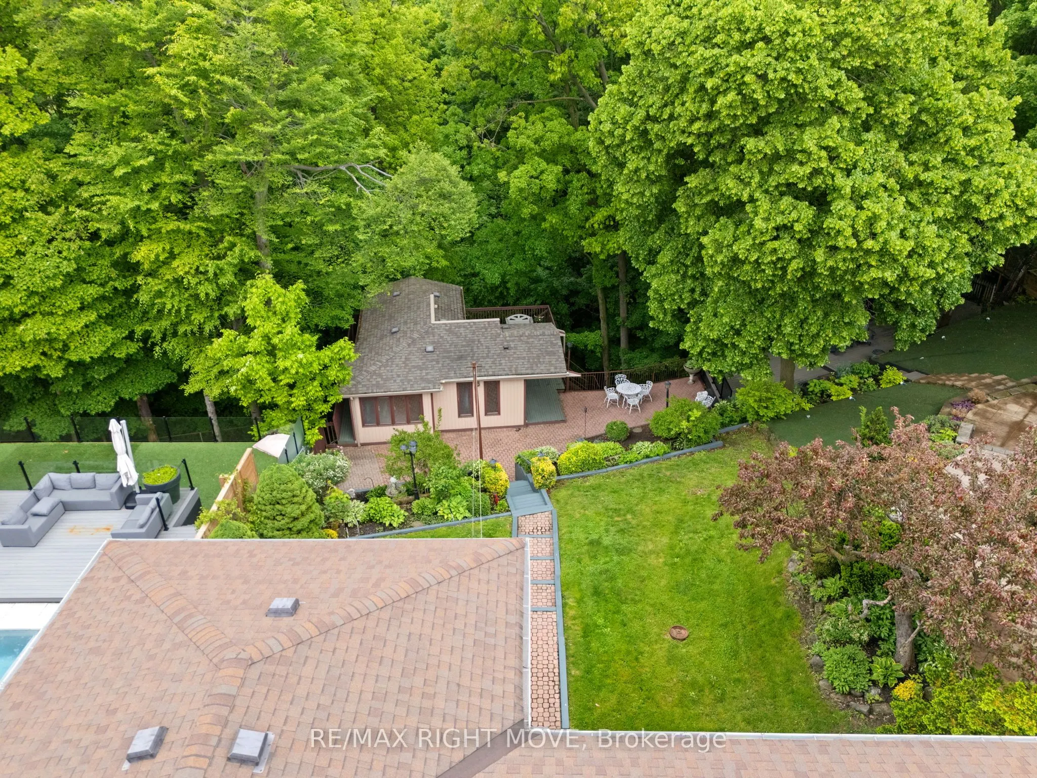 22 Ladyshot Crescent