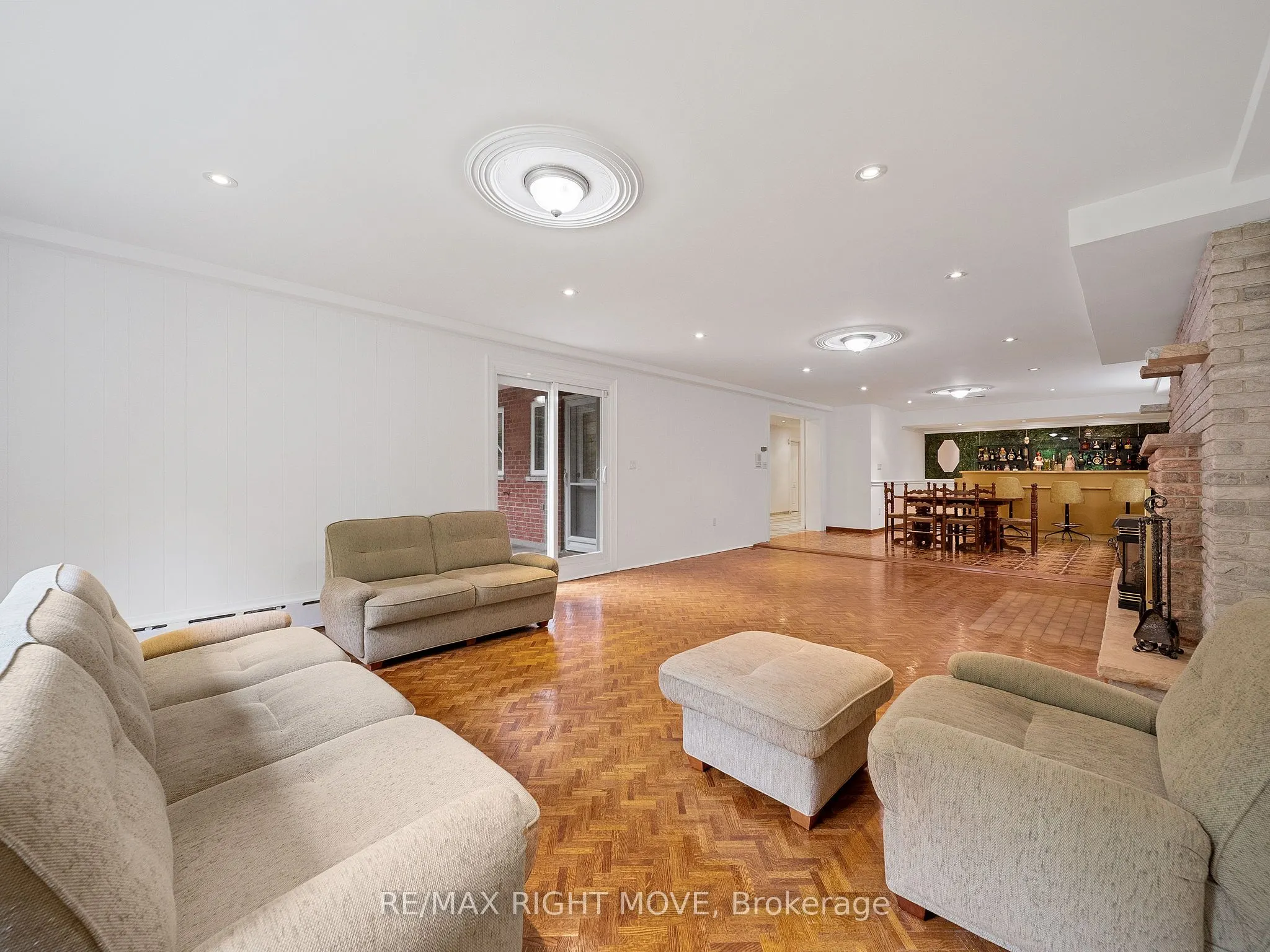 22 Ladyshot Crescent