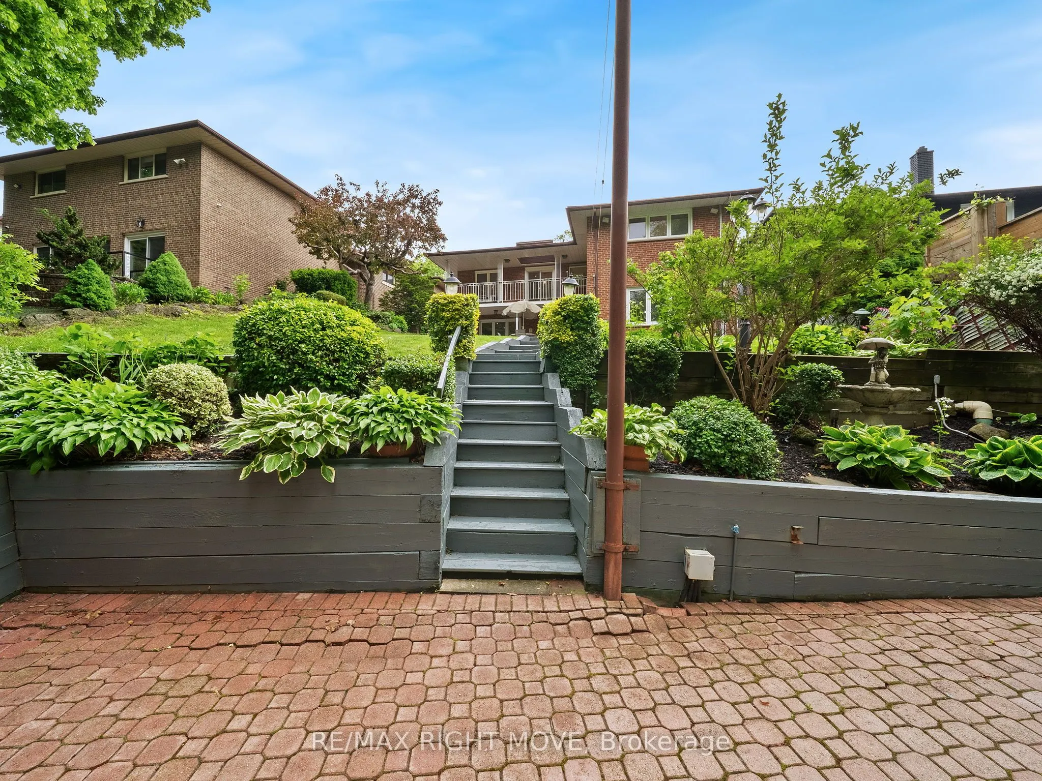 22 Ladyshot Crescent