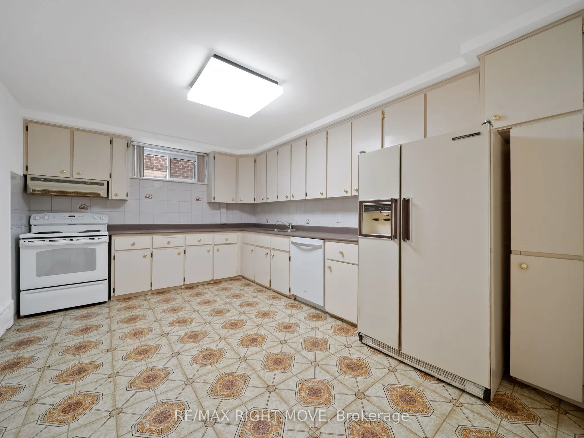 22 Ladyshot Crescent