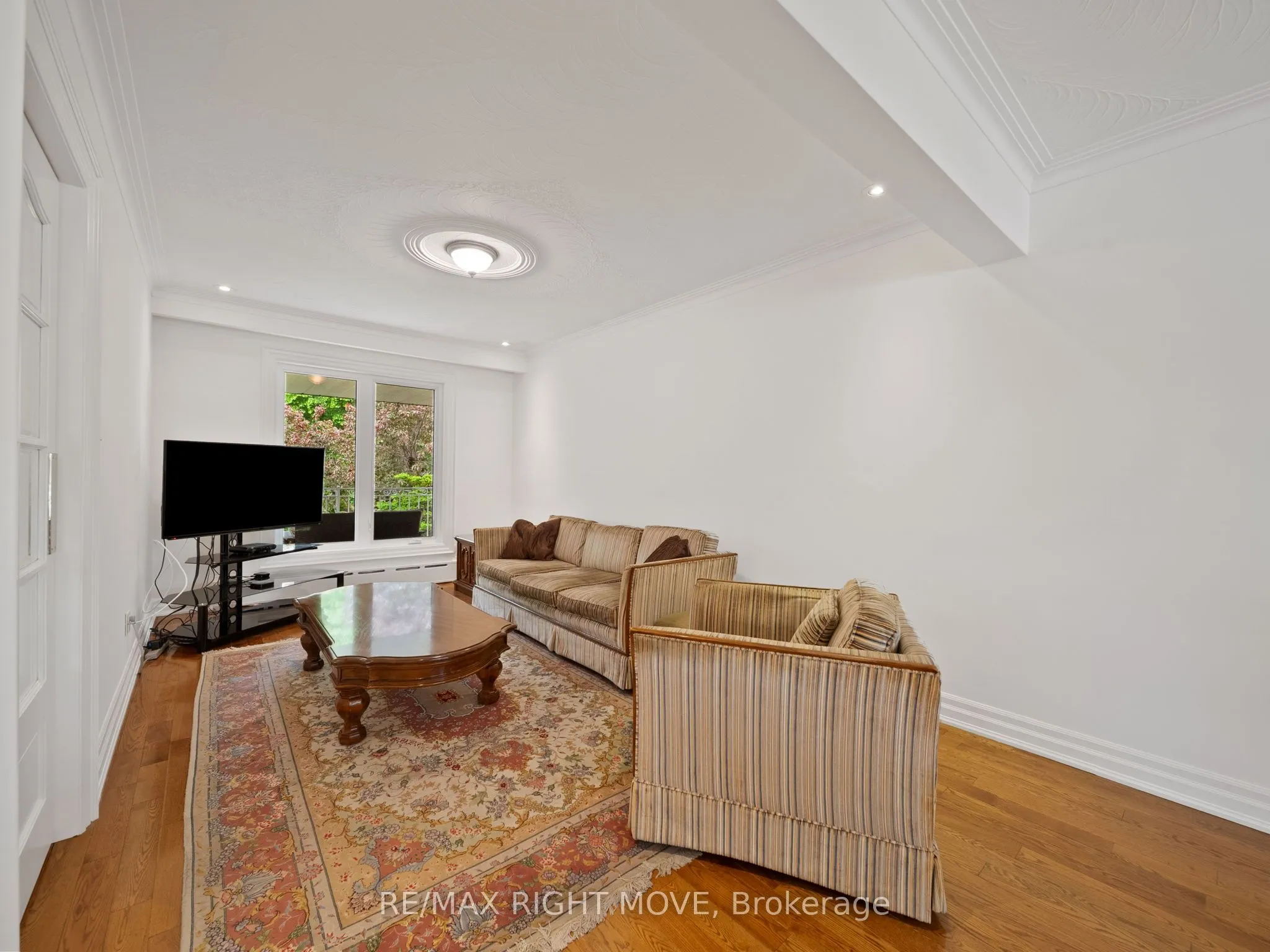 22 Ladyshot Crescent