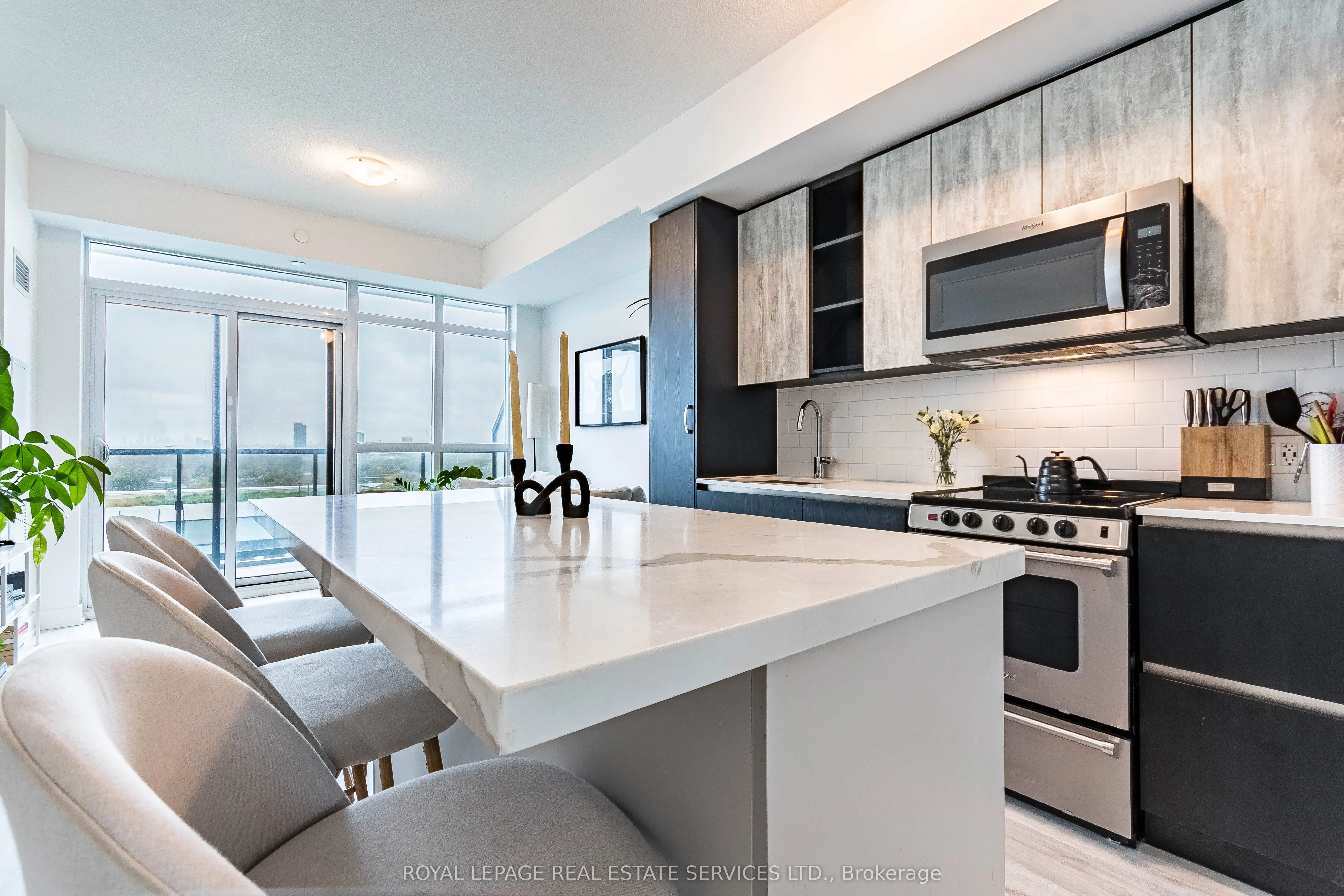 251 Manitoba Street, #1509