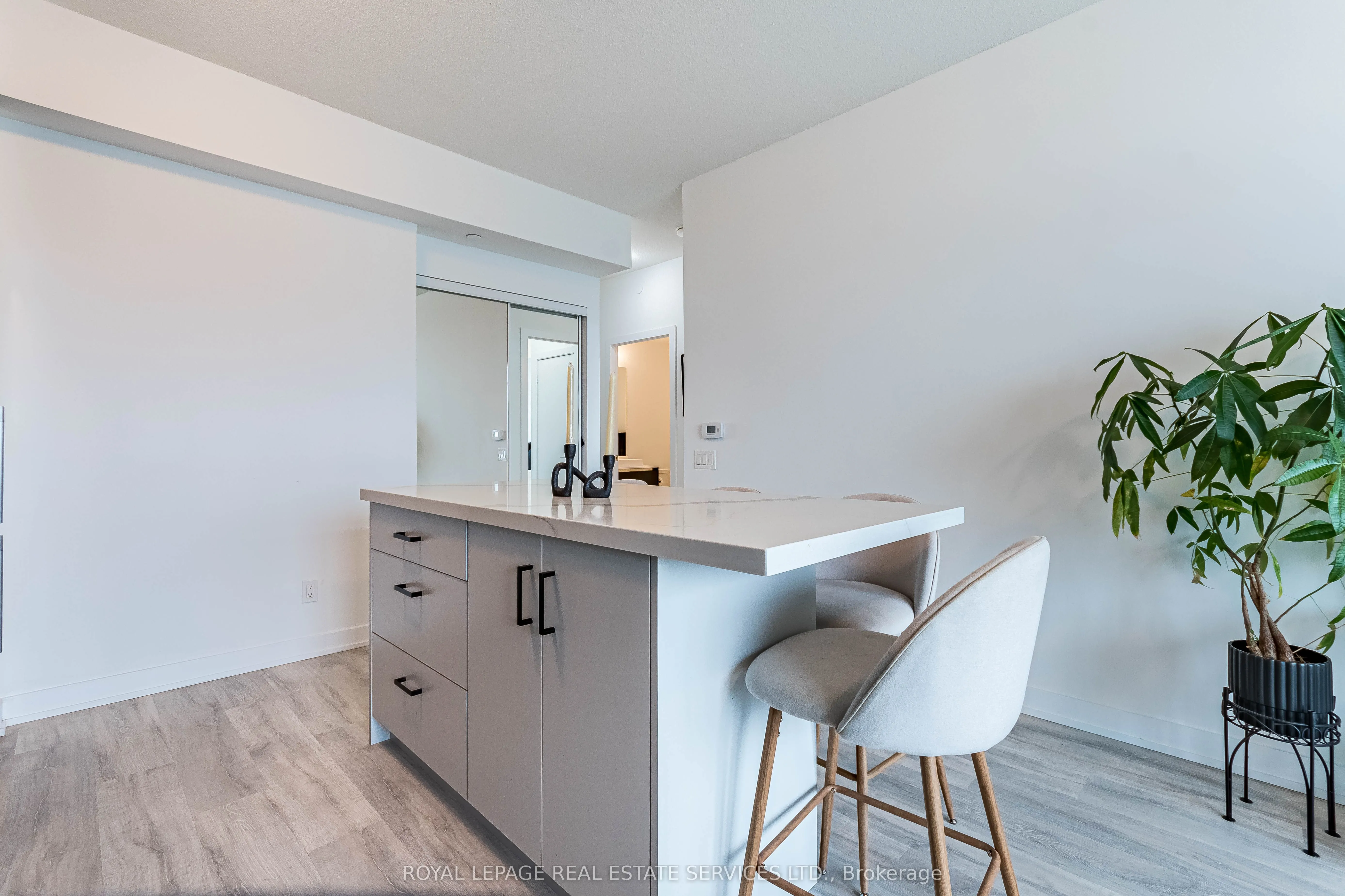 251 Manitoba Street, #1509